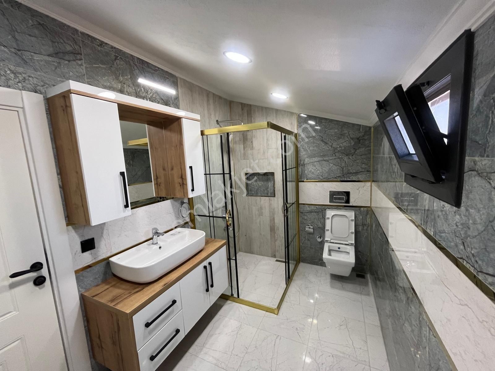 Efeler’de 5+1 Ayrı Mutfak Takasa Açık, Havuzlu Villa - Görsel 13