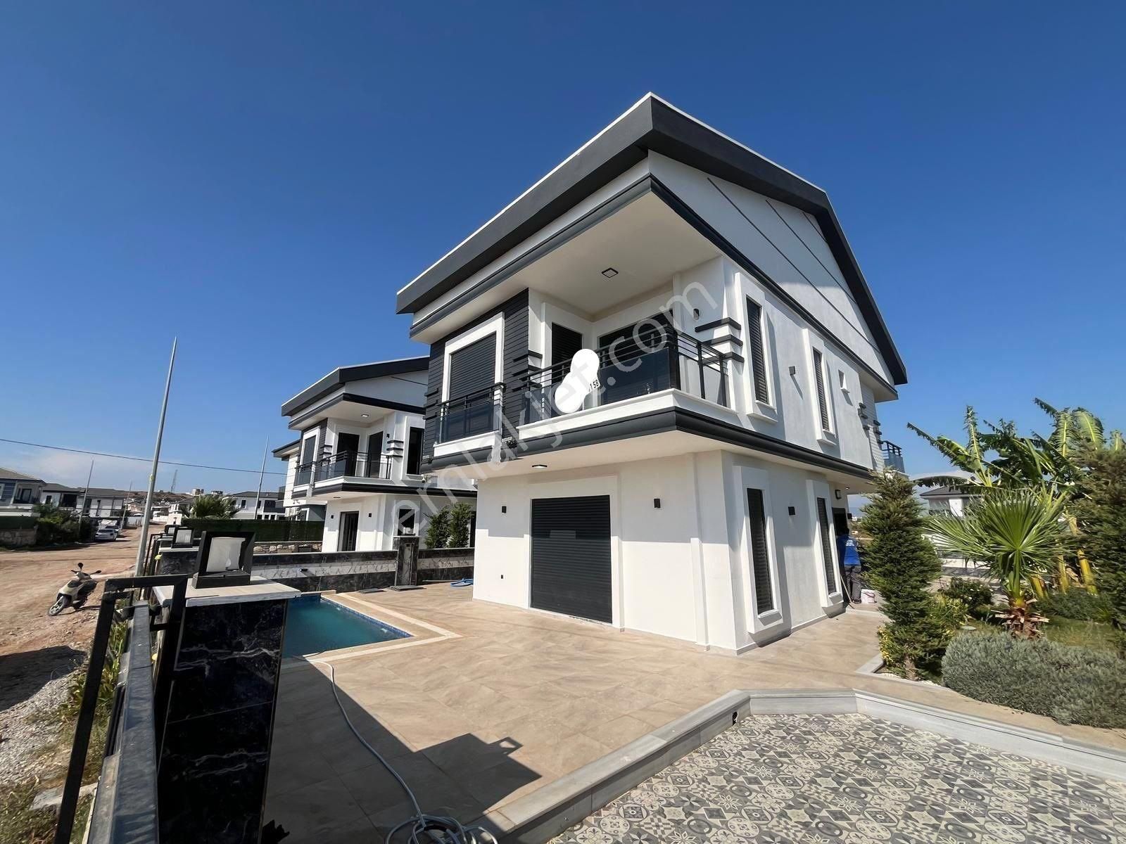 Efeler’de 5+1 Ayrı Mutfak Takasa Açık, Havuzlu Villa