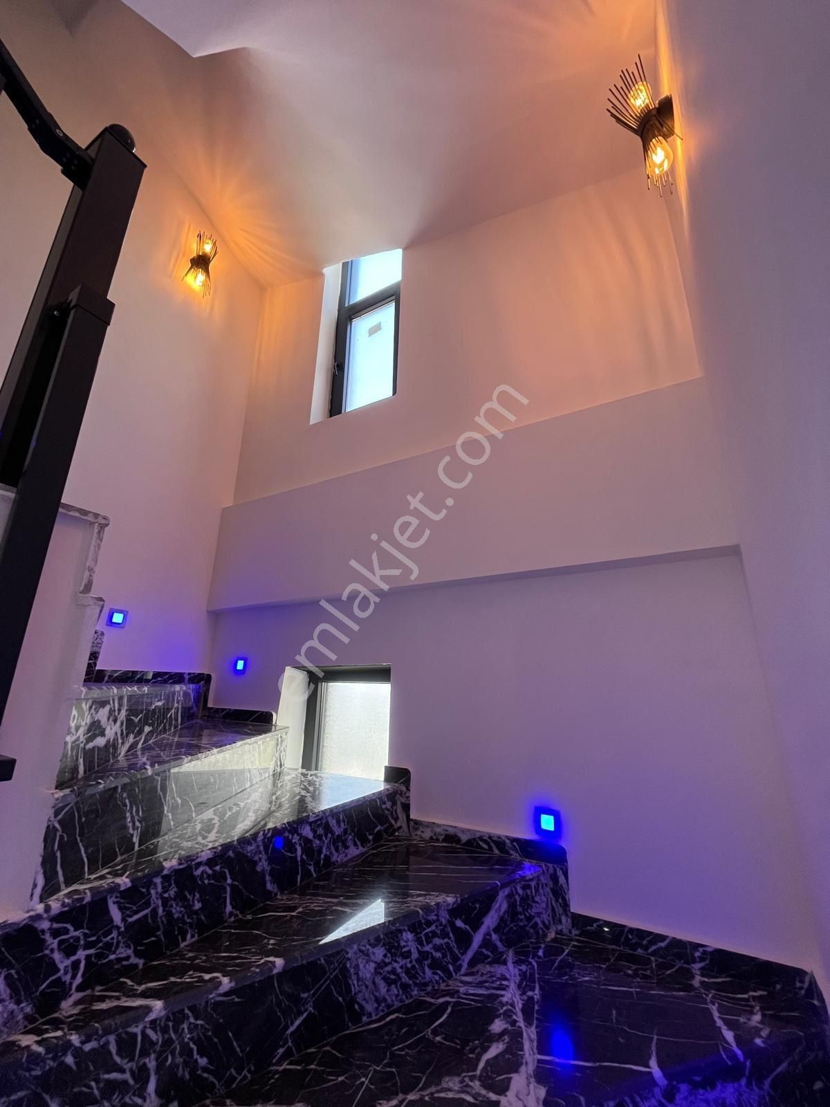 Efeler’de 5+1 Ayrı Mutfak Takasa Açık, Havuzlu Villa - Görsel 18