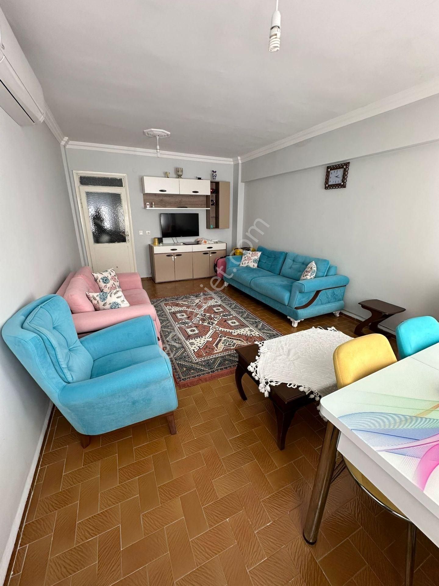 Müjgan Emlaktan Merkezde Kiralık 2+1 K. Mutfak Eşyalı Daire - Görsel 3