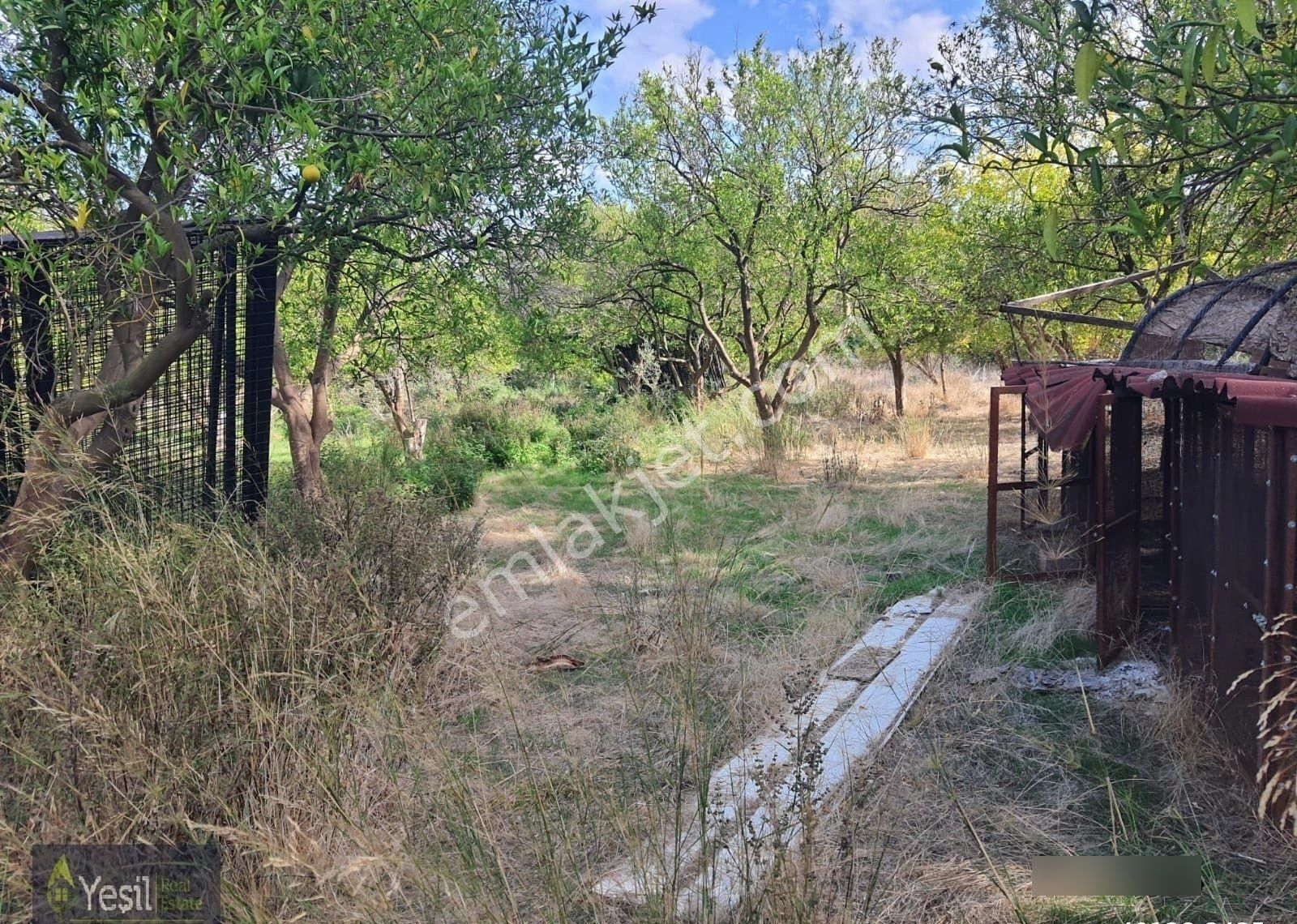 Kuzdere'de İçinde 2+1 Eşyalı Dairesi Olan 2147 M2 Satılık Tarla - Görsel 8