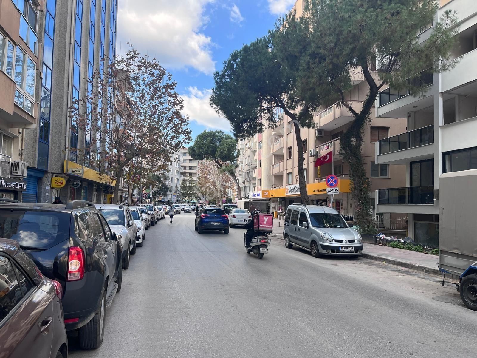 Güzelyalı'da Sahile Ve Metroya Yakın Yeni Tadilatlı 3+1 Satılık - Görsel 27