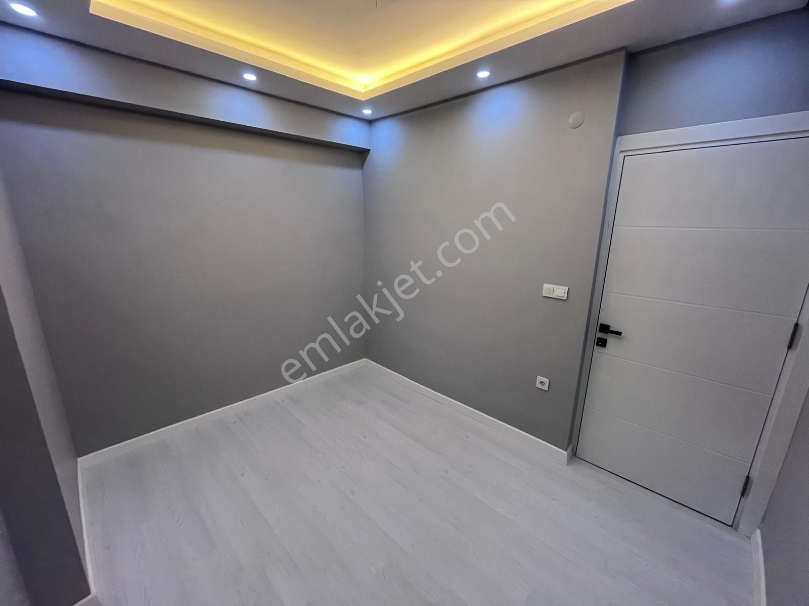 Güzelyalı'da Sahile Ve Metroya Yakın Yeni Tadilatlı 3+1 Satılık - Görsel 32