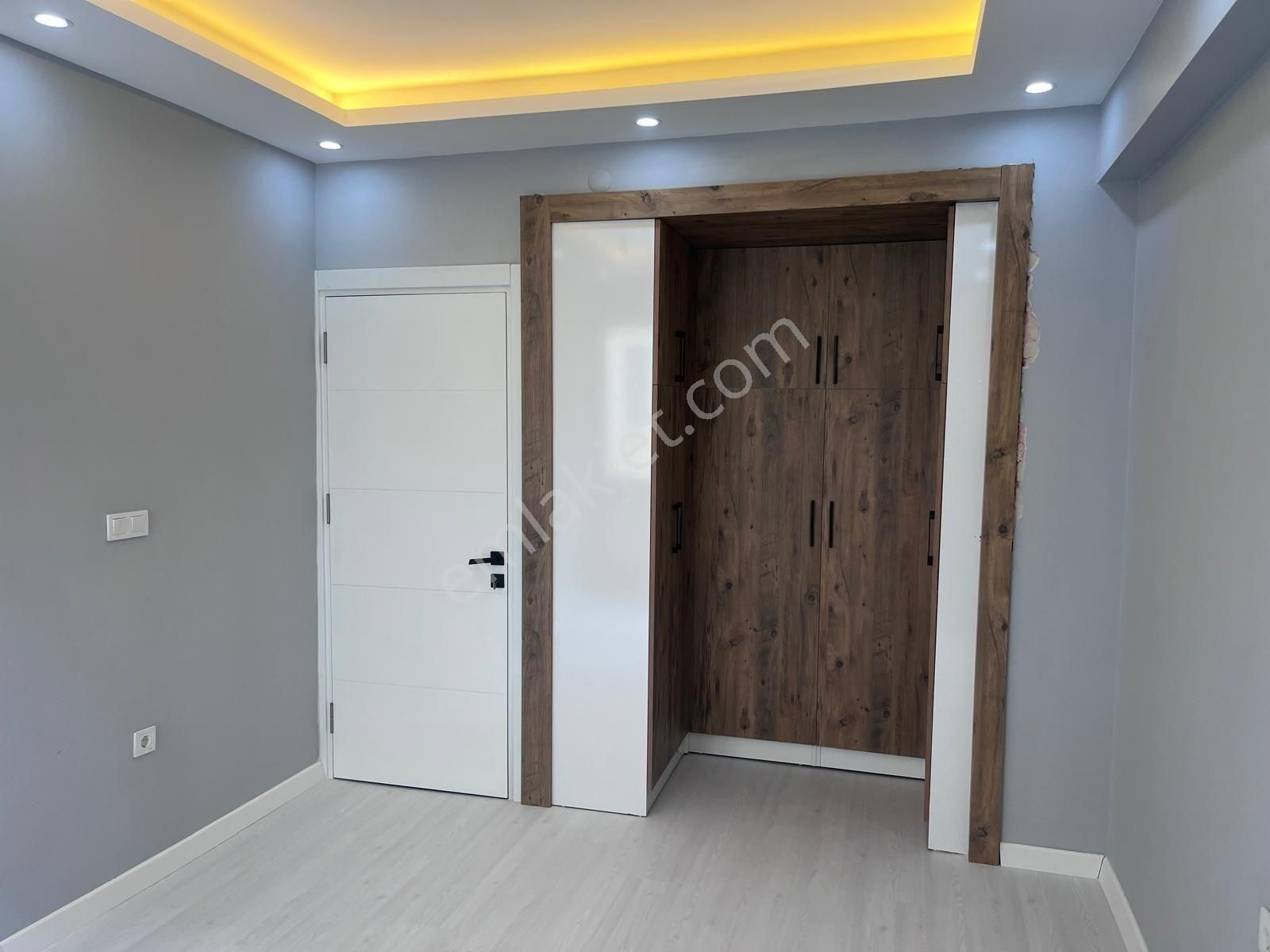 Güzelyalı'da Sahile Ve Metroya Yakın Yeni Tadilatlı 3+1 Satılık - Görsel 19