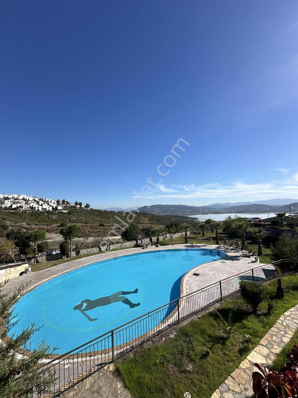 Bodrum Boğaziçi Göl Manzara Bahçe Katı 2+1 2 Banyo Satılık Daire