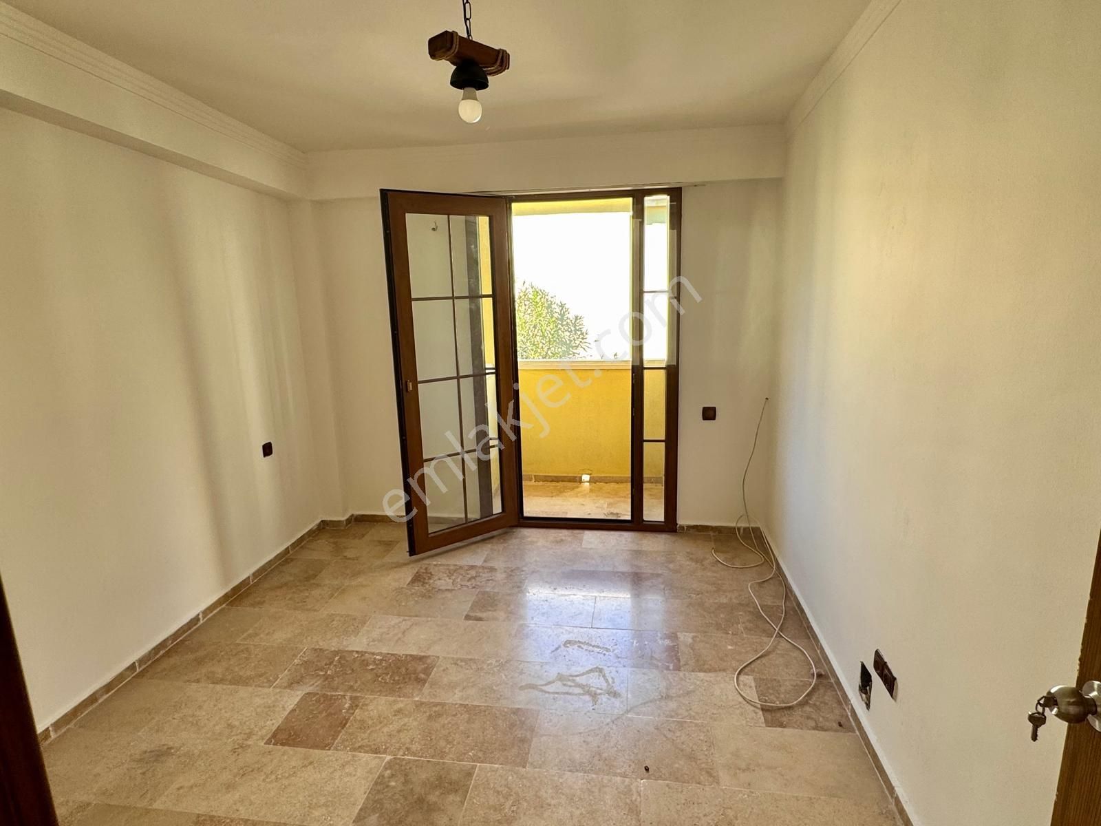 Marinaya Yürüme Mesafesinde Kiralık Dubleks Villa! - Görsel 16