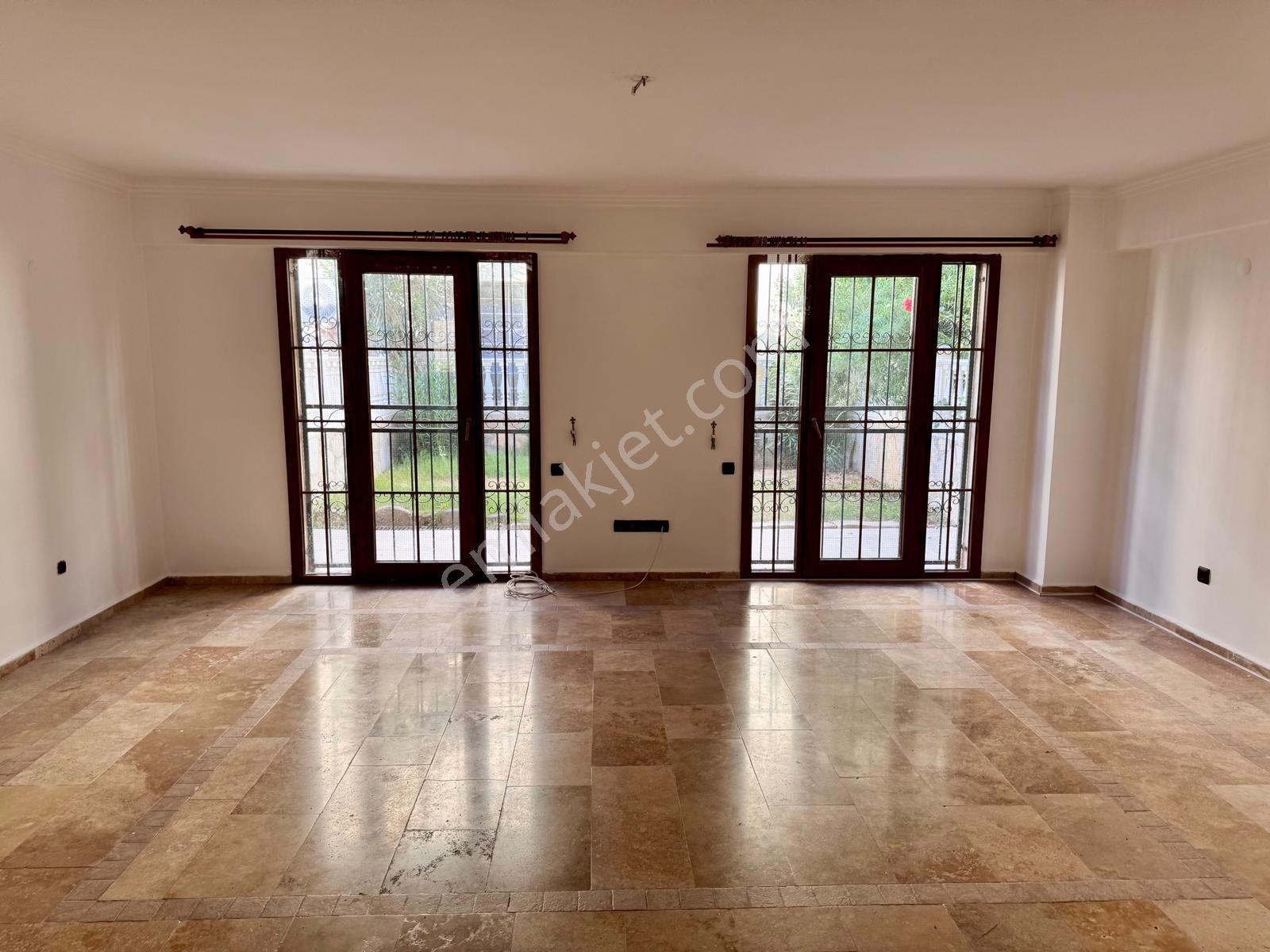 Marinaya Yürüme Mesafesinde Kiralık Dubleks Villa! - Görsel 11