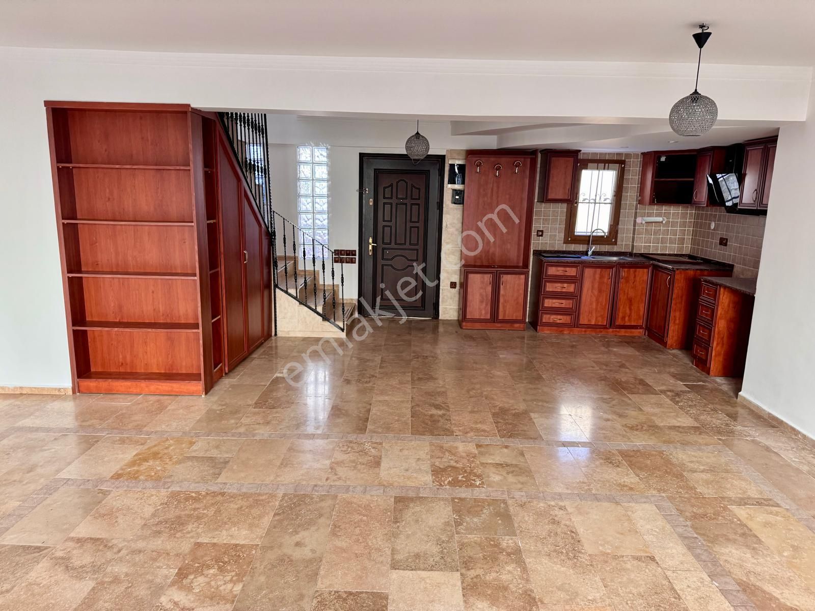 Marinaya Yürüme Mesafesinde Kiralık Dubleks Villa! - Görsel 12