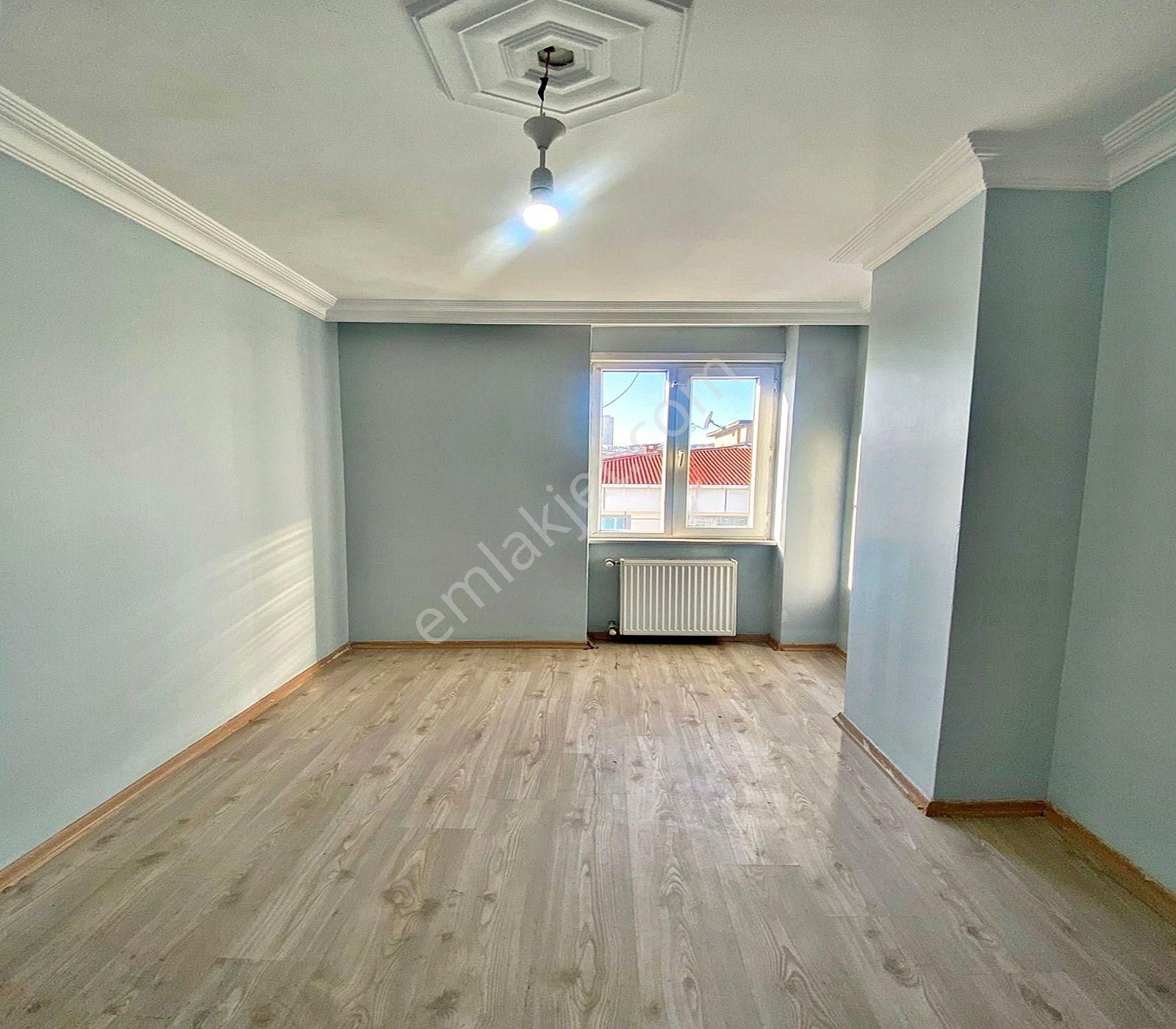 Esenyurt Çınar Mahallesinde 2+1 Balkonlu Ara Kat Daire - Görsel 4