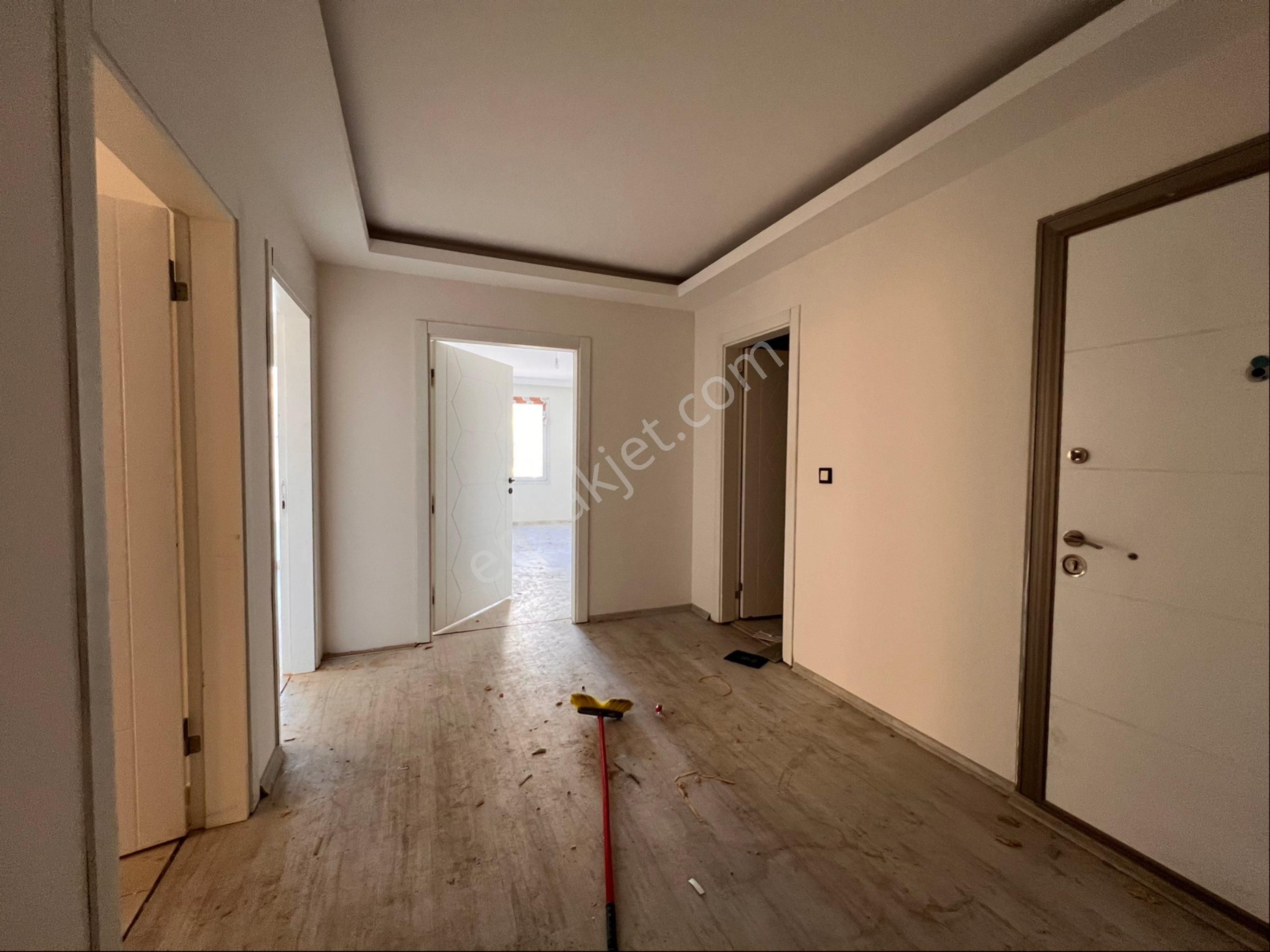 Alanya Mahmutlar Mahallesinde 3+1 Ayrı Mutfak Kiralık Daire - Görsel 5