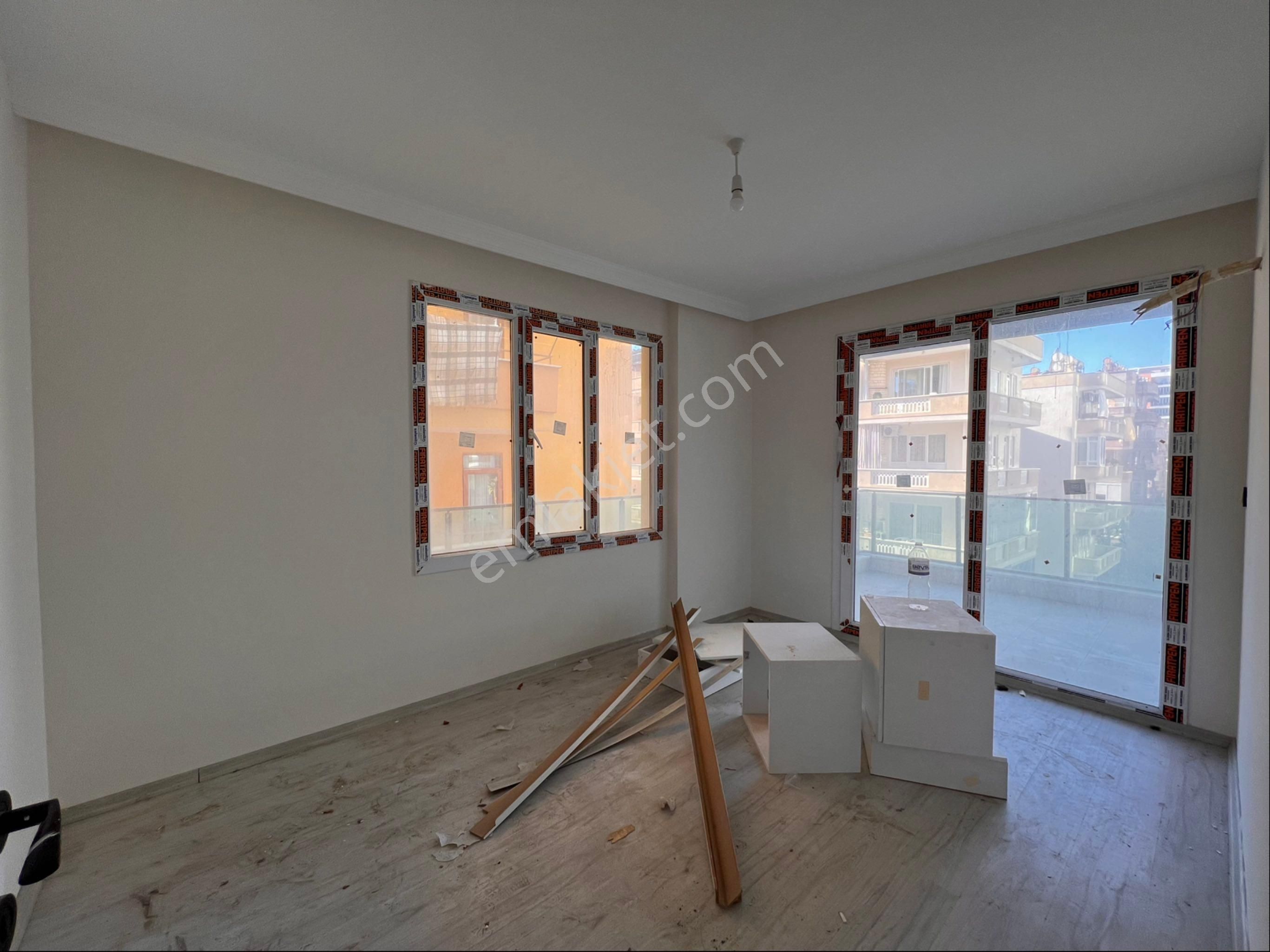 Alanya Mahmutlar Mahallesinde 3+1 Ayrı Mutfak Kiralık Daire - Görsel 9