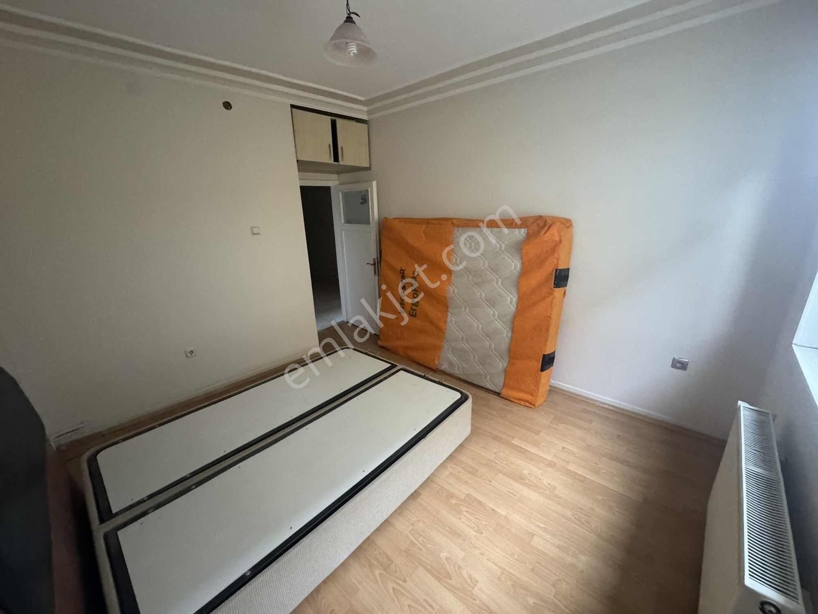 Tepebaşı Metro Yakını Arakat Çok Geniş Yapılı Kiralık 3+1 Daire - Görsel 8