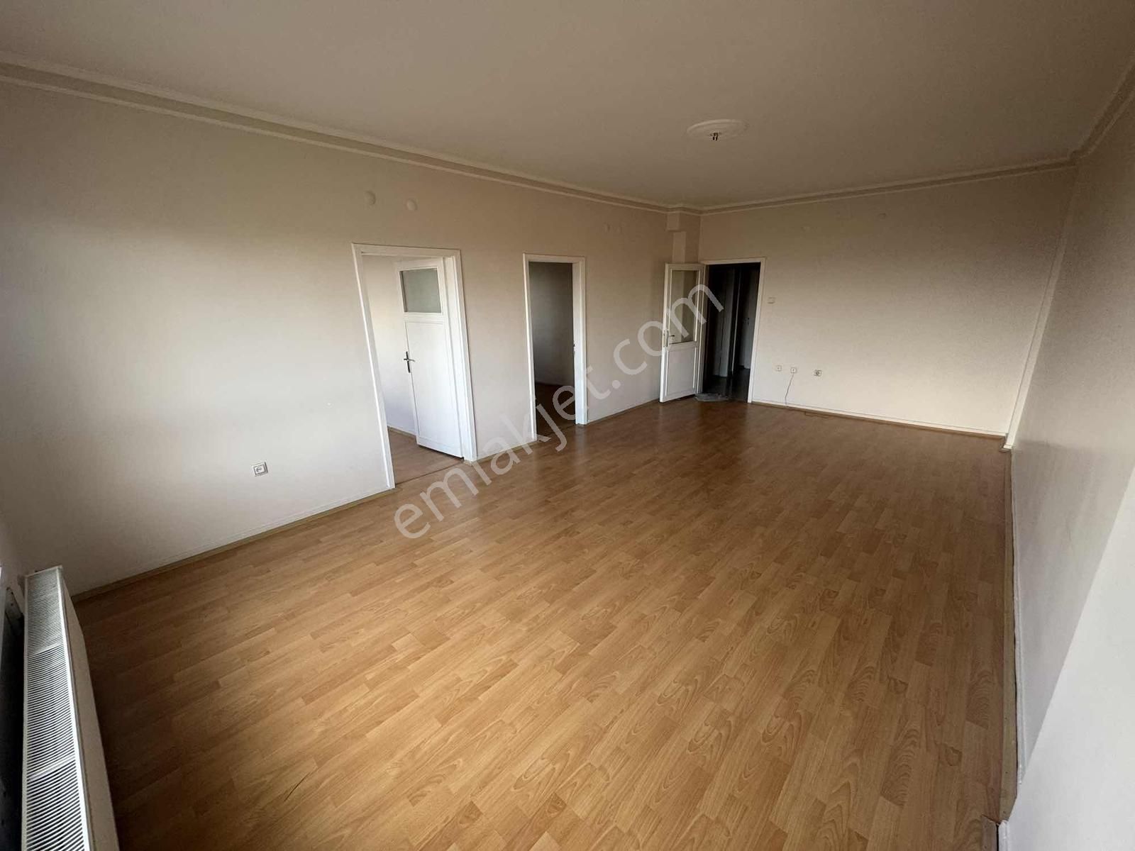 Tepebaşı Metro Yakını Arakat Çok Geniş Yapılı Kiralık 3+1 Daire - Görsel 17