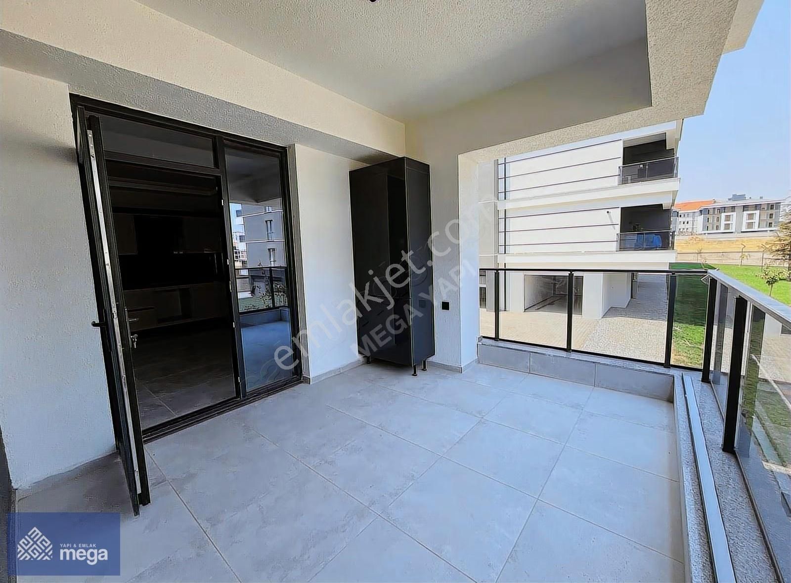 Megayapı'dan Çamlıca 144 Projesi 1. Etap 1.kat Satılık Daire - Görsel 11