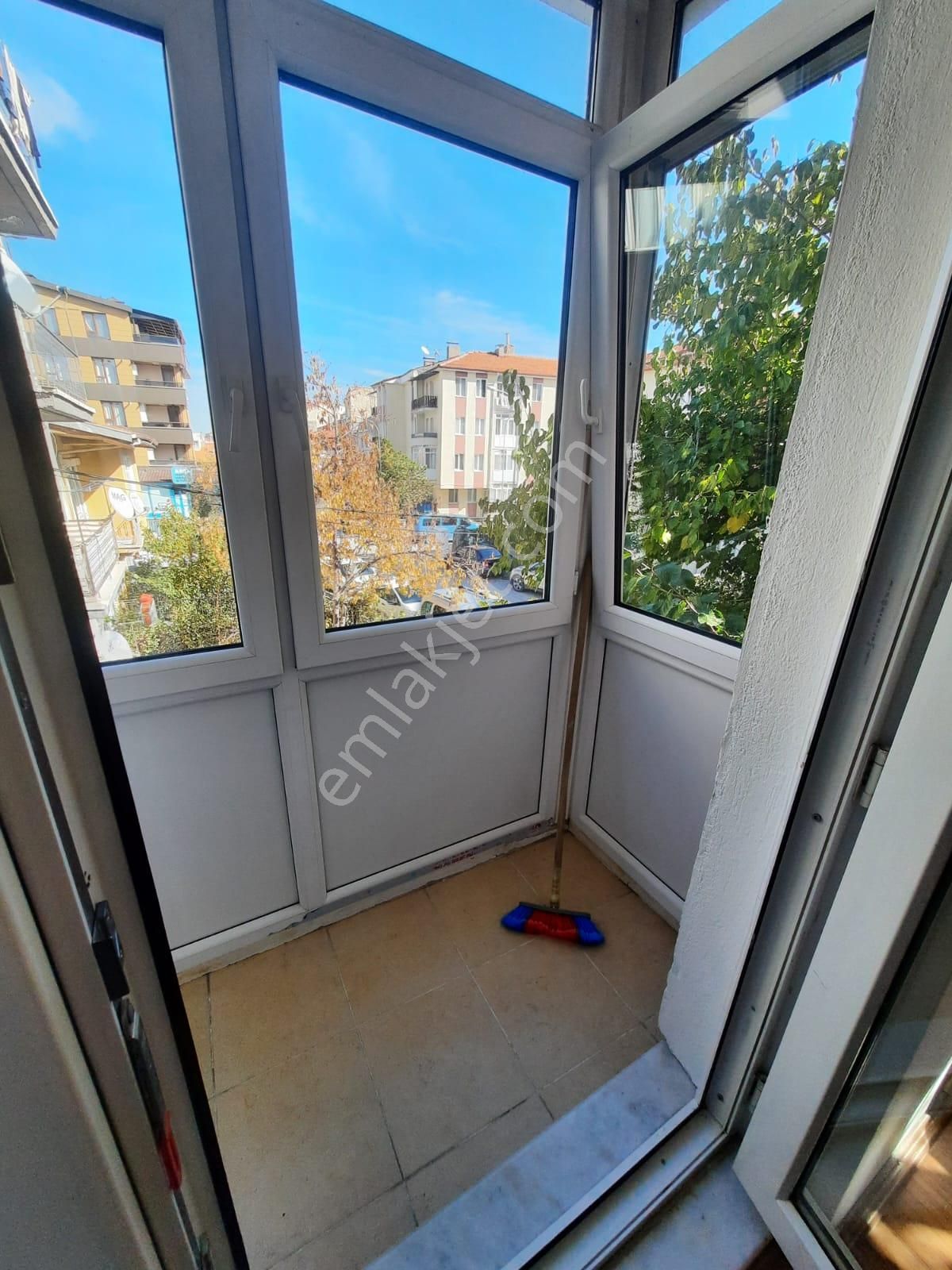 Kütahya Merkezde Satılık 1+1 Daire - Görsel 8