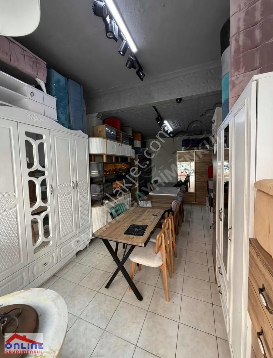 Bekirpaşa'nın Kalbinde 60+40 Metre Kare Devren Kiralık Mağaza - Görsel 4