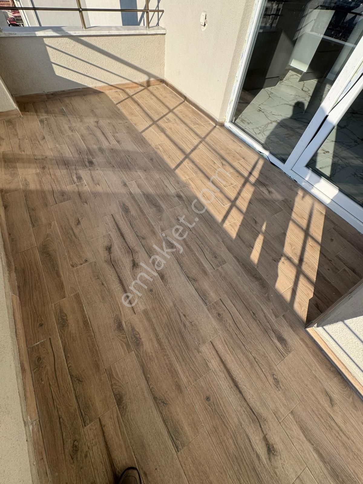 Güneş Emlaktan Sıfır Ayarında Geniş Satılık Daire - Görsel 13