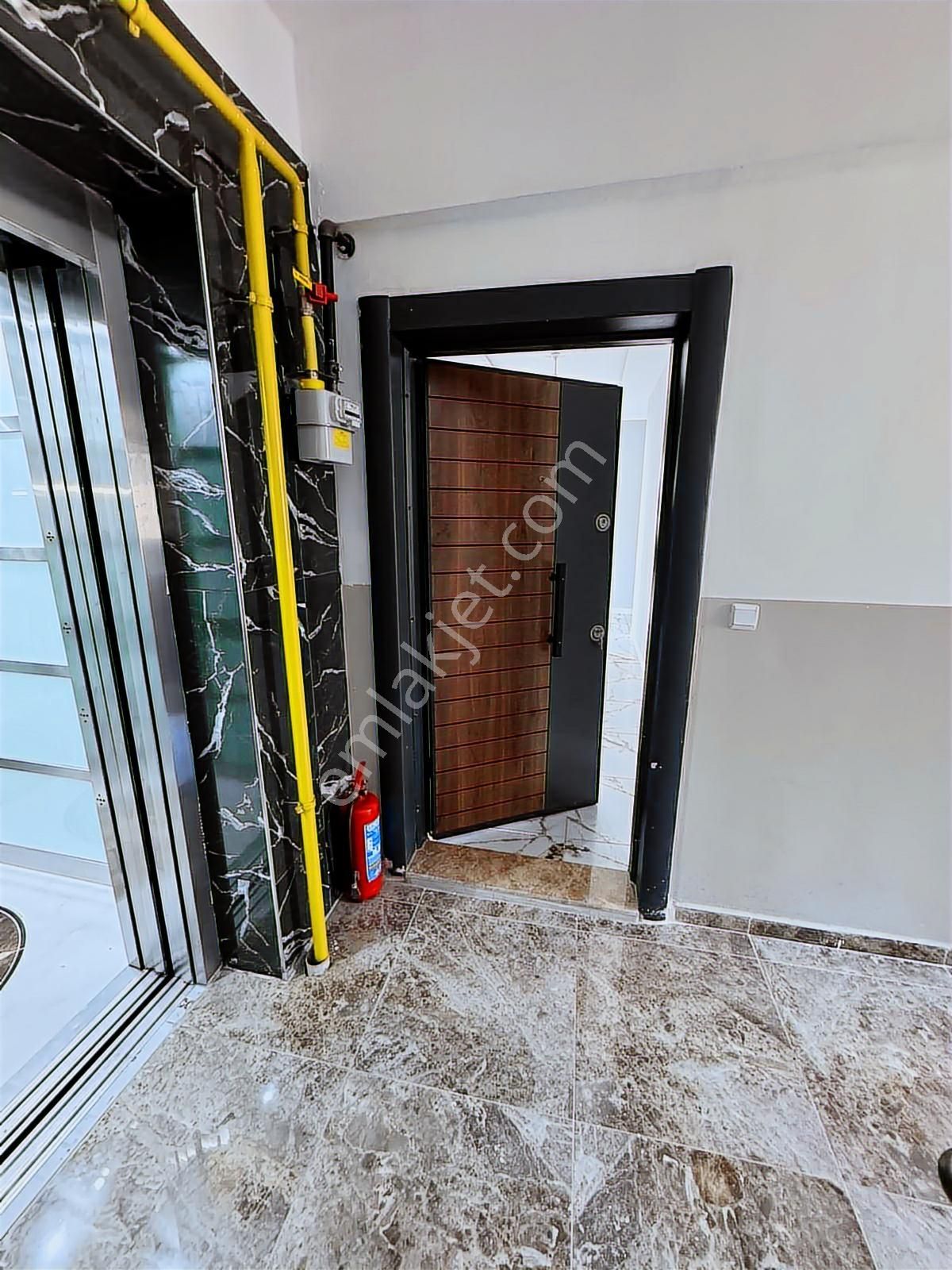 Güneş Emlaktan Sıfır Ayarında Geniş Satılık Daire - Görsel 15