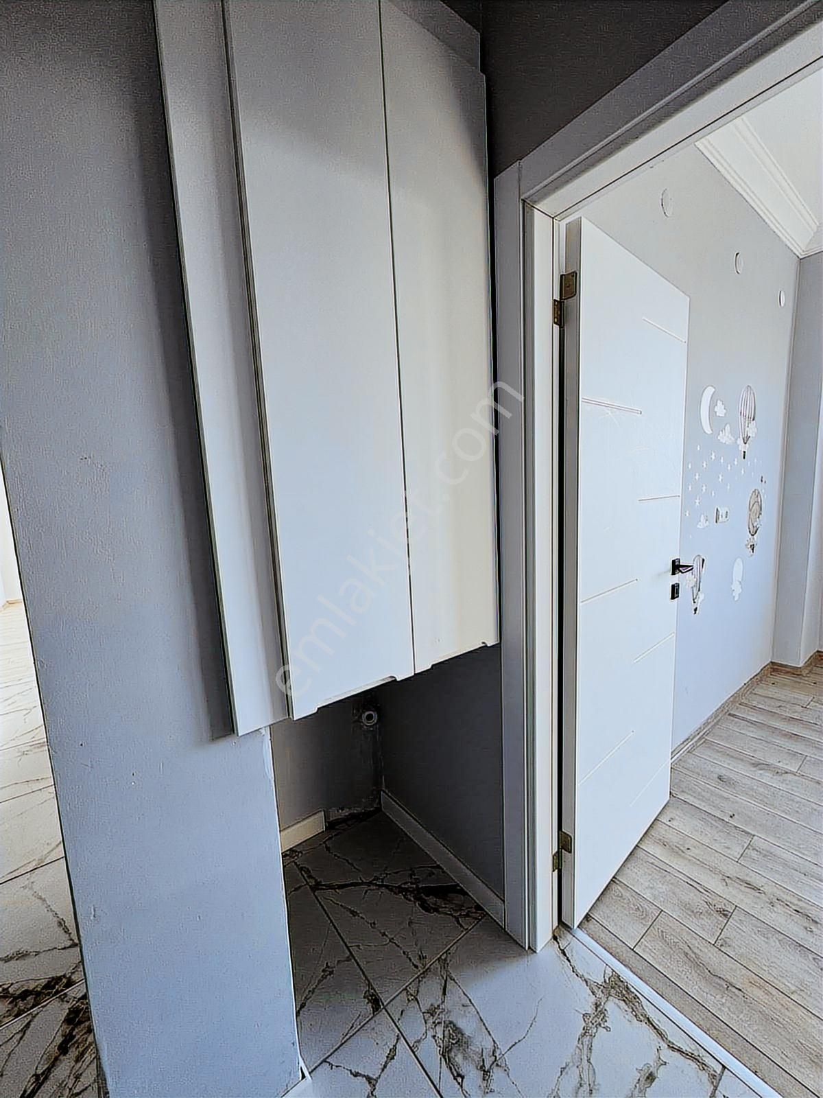 Güneş Emlaktan Sıfır Ayarında Geniş Satılık Daire - Görsel 12