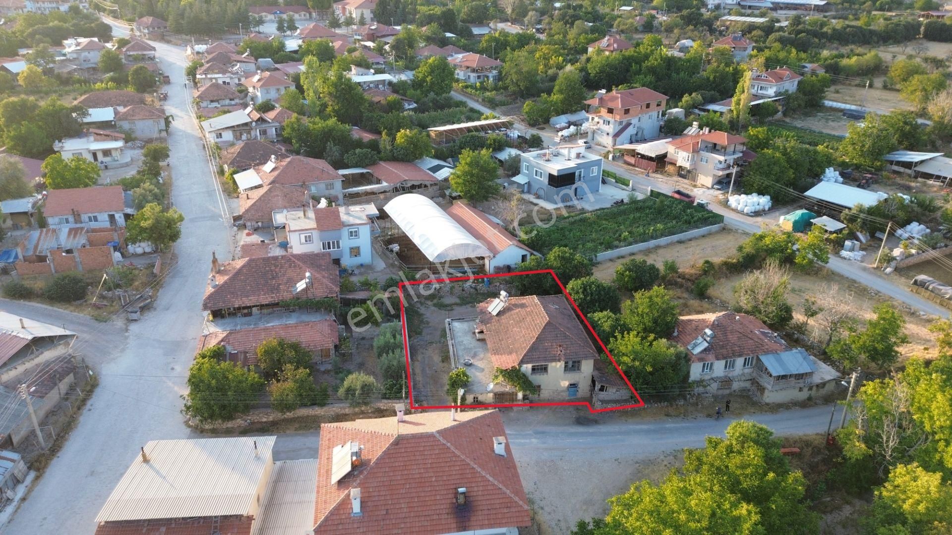 Korkuteli Yeltende 623 M2 Arsası Ve Eski Köy Evi Merkezi Konumm - Görsel 3