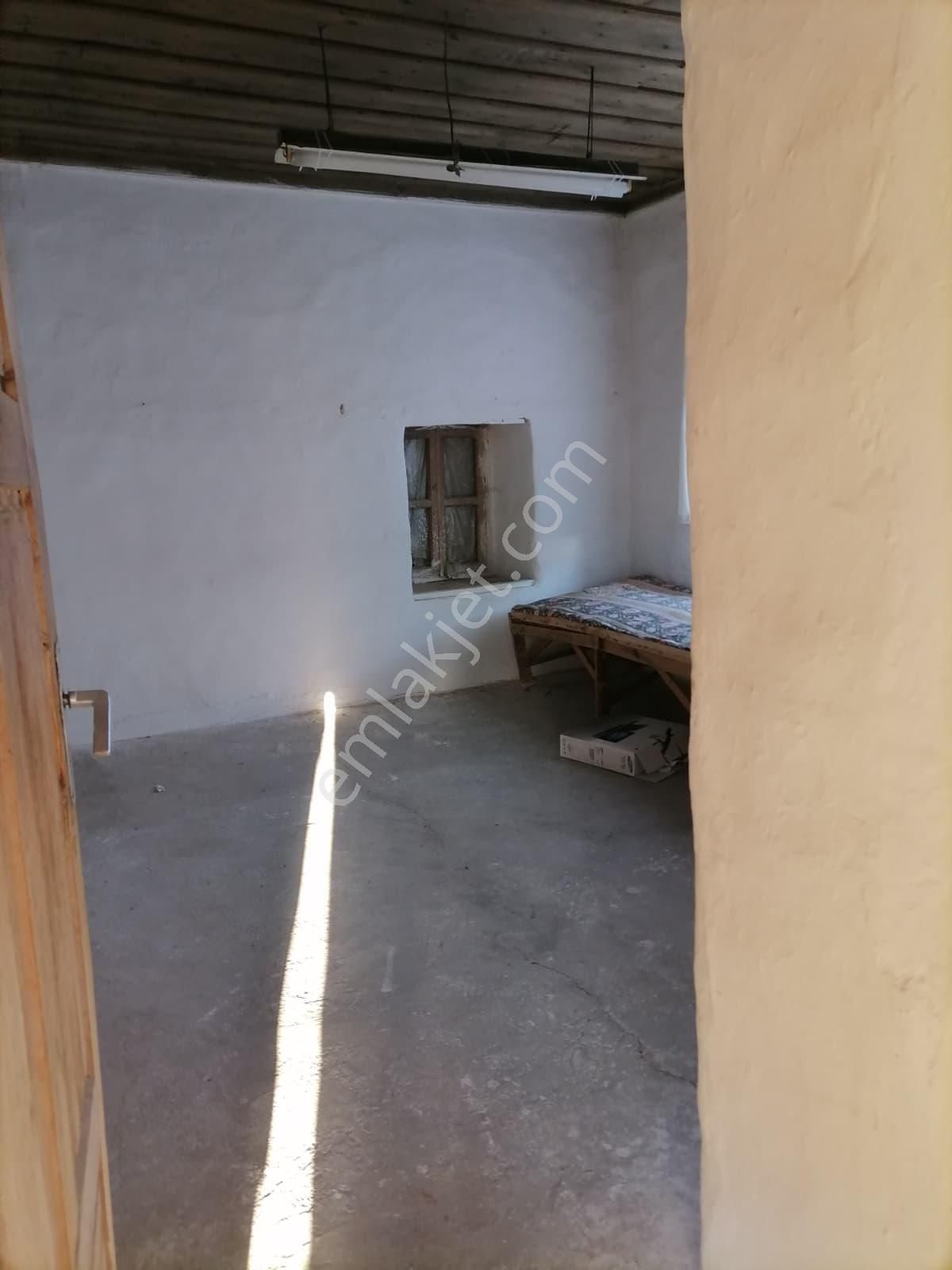 Korkuteli Yeltende 623 M2 Arsası Ve Eski Köy Evi Merkezi Konumm - Görsel 9