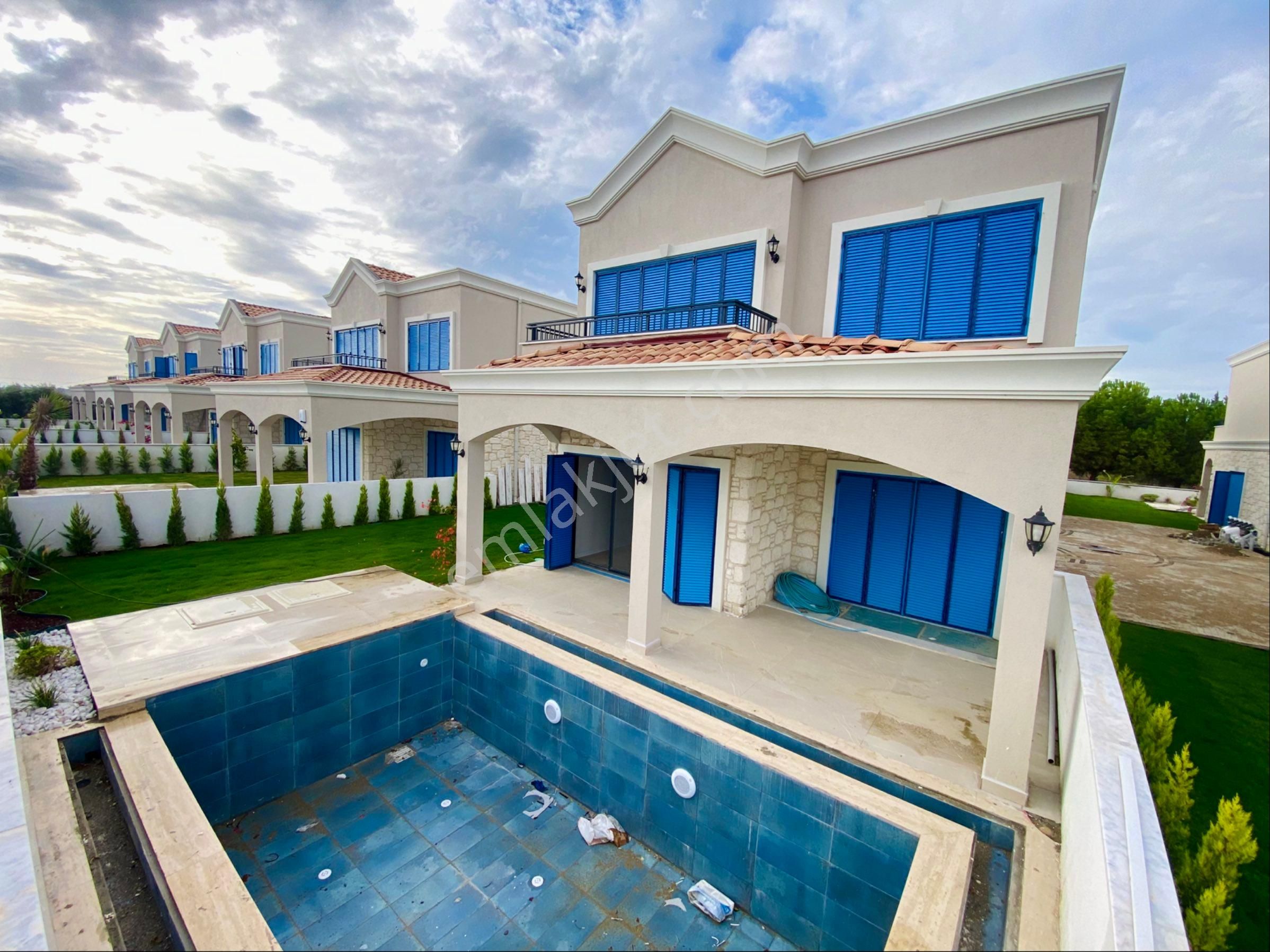 Kuşadası Avm Bölgesi’nde Özel Havuzlu Müstakil Villa - Görsel 4