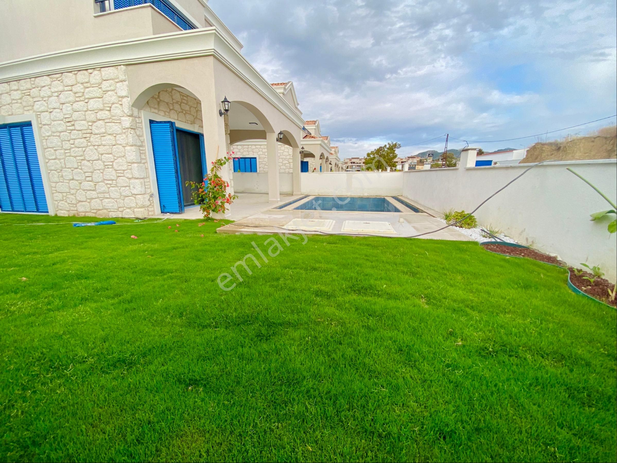 Kuşadası Avm Bölgesi’nde Özel Havuzlu Müstakil Villa - Görsel 3