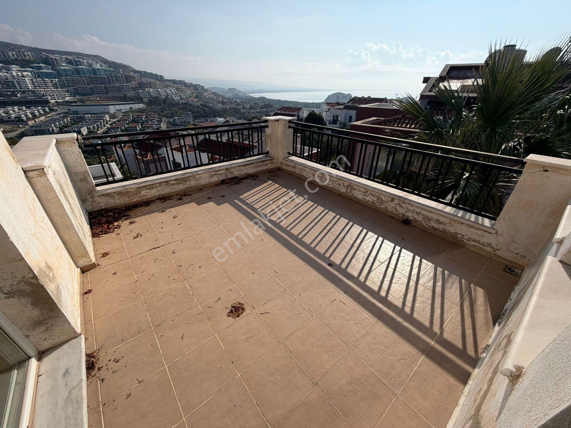 Kuşadası Kadınlar Denizinde 7+2 Fourleks Satılık Villa Fırsat İlan - Görsel 33