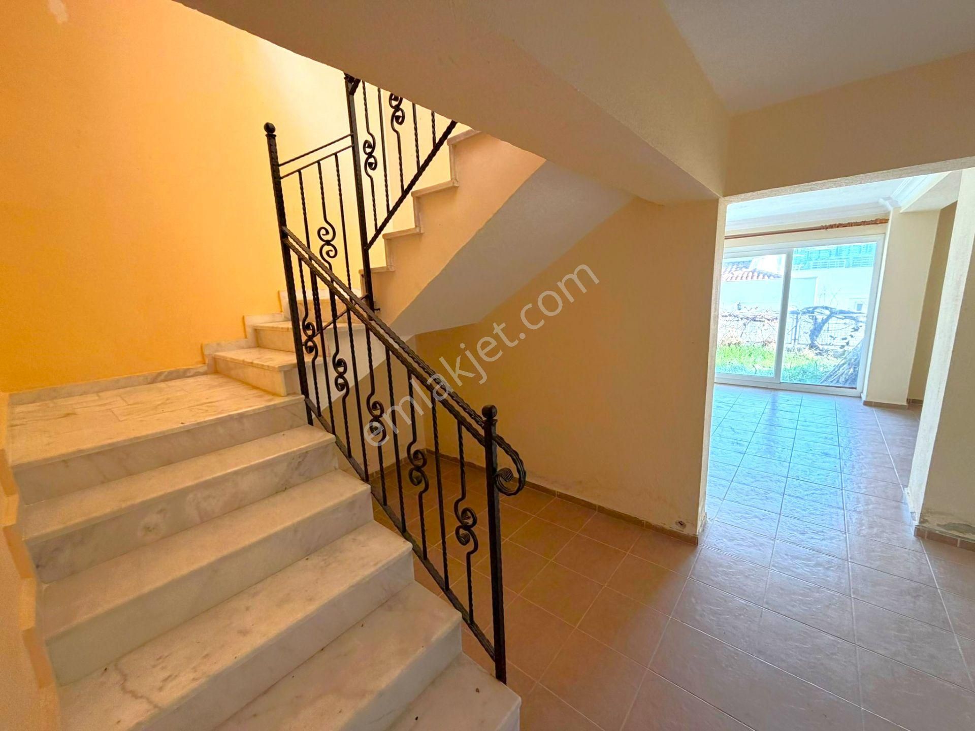 Kuşadası Kadınlar Denizinde 7+2 Fourleks Satılık Villa Fırsat İlan - Görsel 26