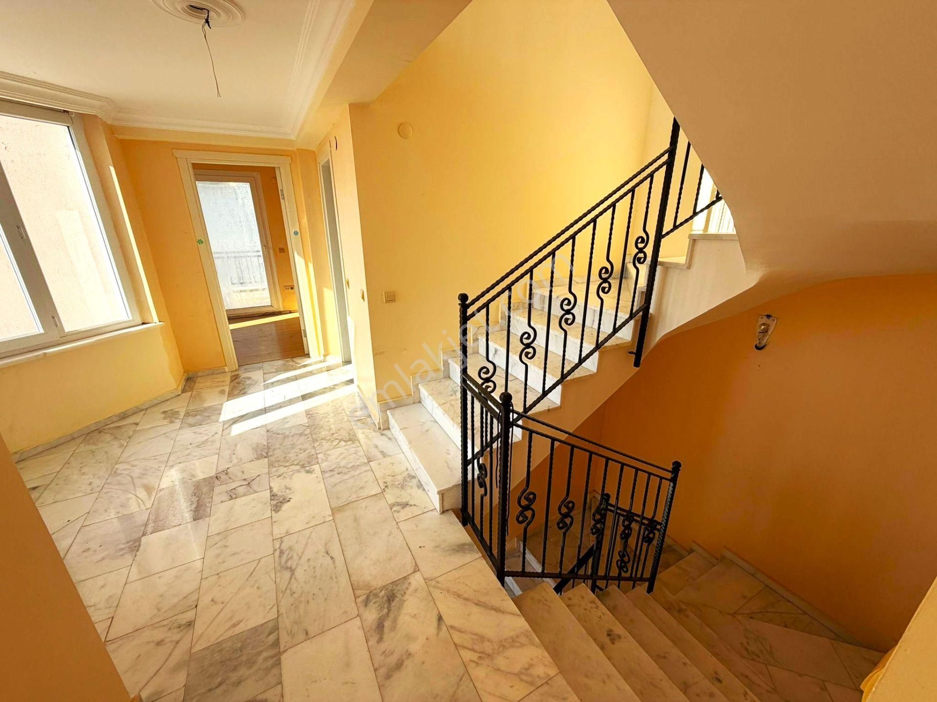 Kuşadası Kadınlar Denizinde 7+2 Fourleks Satılık Villa Fırsat İlan - Görsel 22