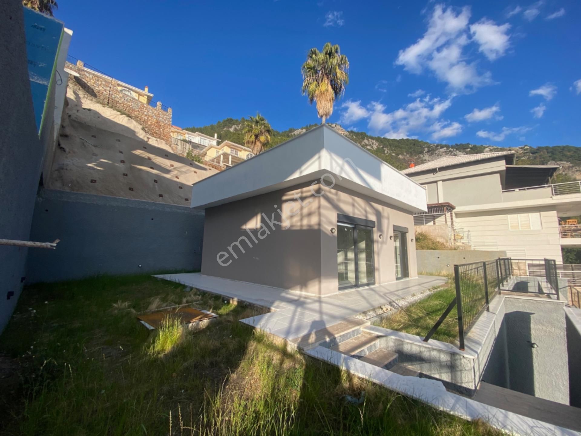 Alanya Tepe Mahallesinde Satılık Villa Ve Arsası - Görsel 8