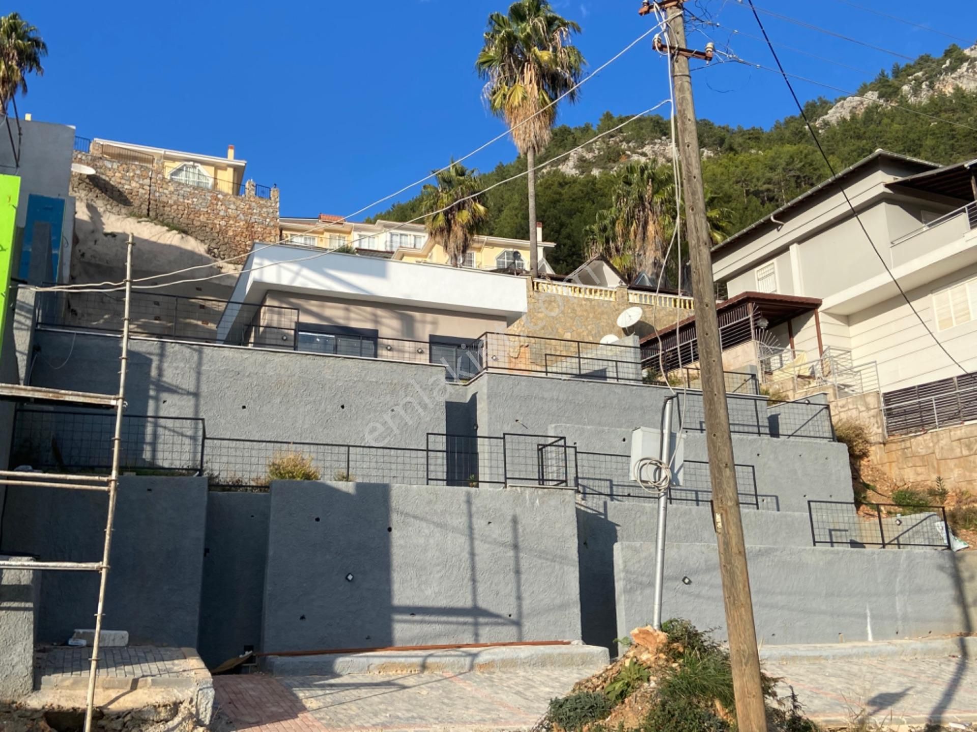 Alanya Tepe Mahallesinde Satılık Villa Ve Arsası - Görsel 11