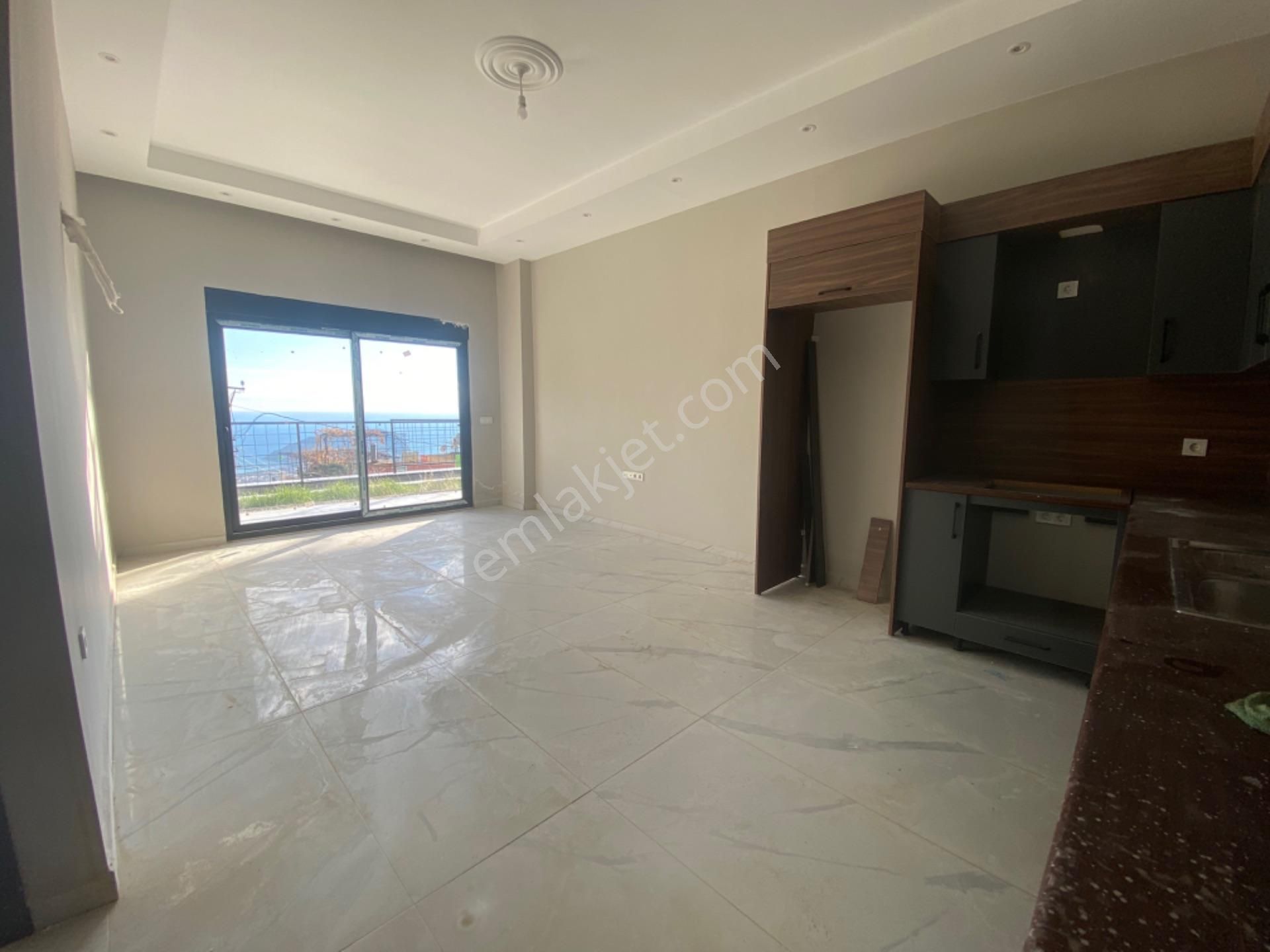 Alanya Tepe Mahallesinde Satılık Villa Ve Arsası - Görsel 3