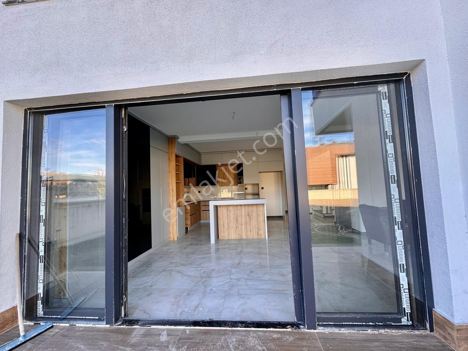 Fatma Ülken Gayrimenkulden Erenköyde 5+1 Satılık Villa - Görsel 24