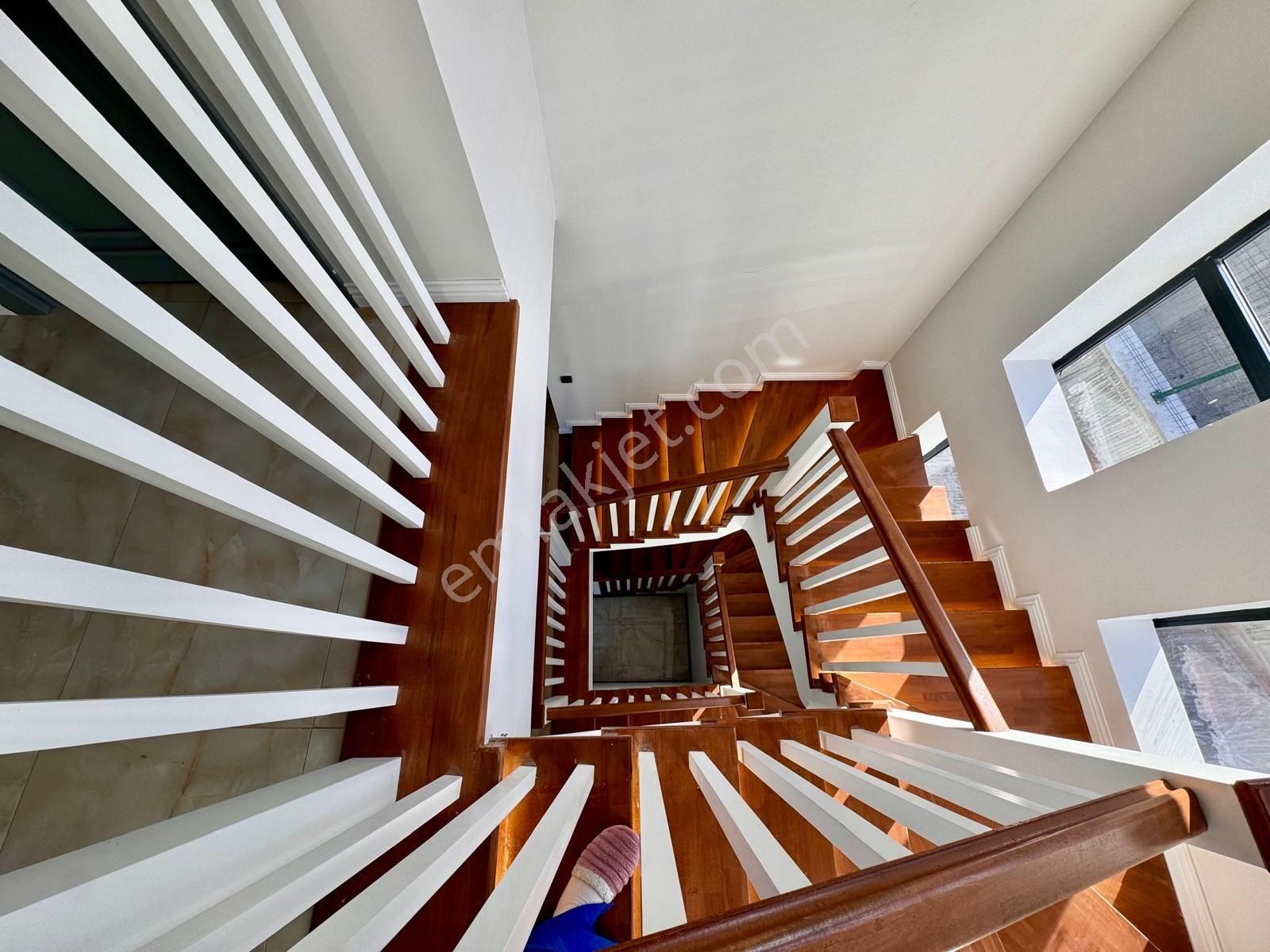 Fatma Ülken Gayrimenkulden Erenköyde 5+1 Satılık Villa - Görsel 21