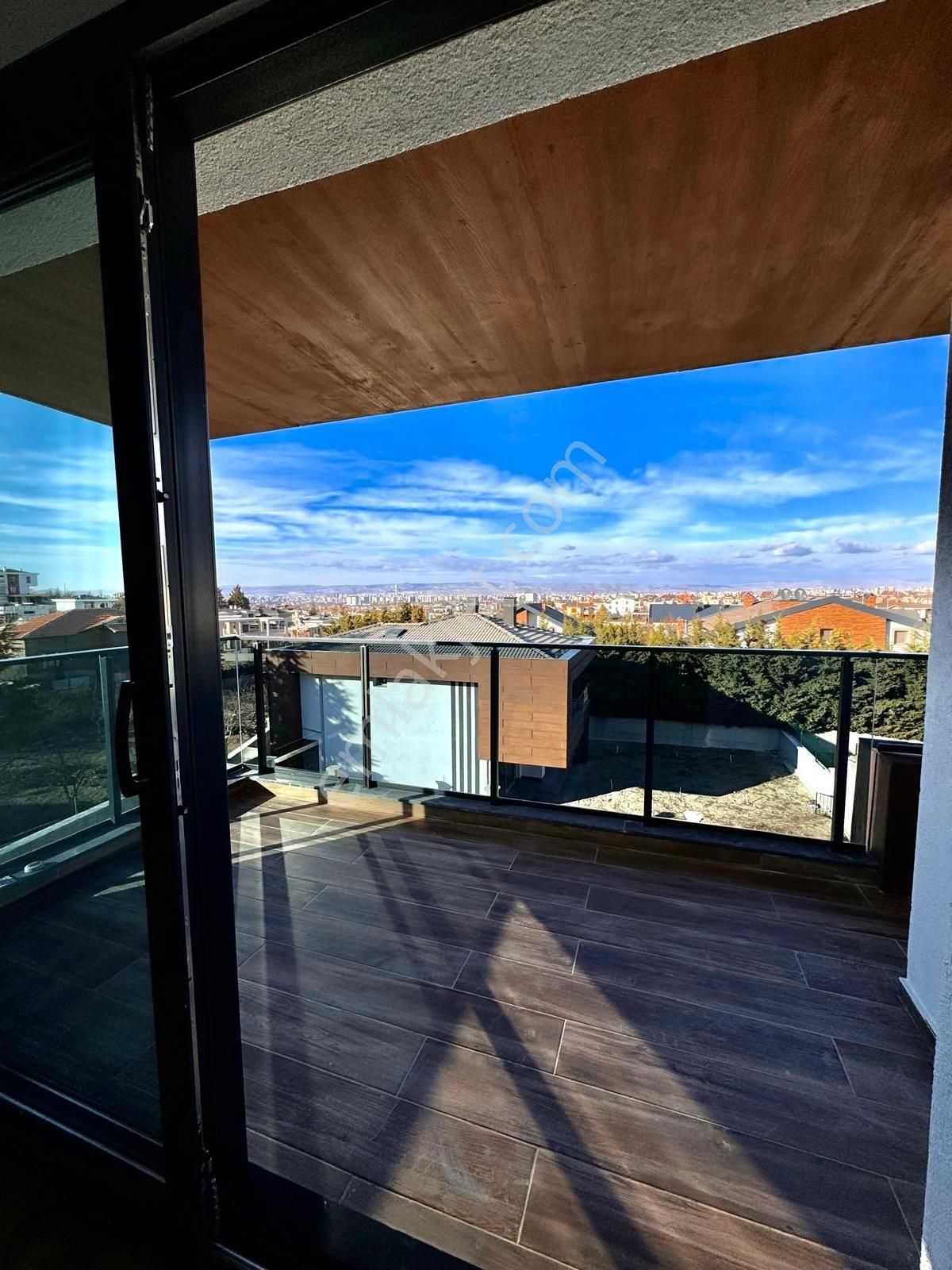 Fatma Ülken Gayrimenkulden Erenköyde 5+1 Satılık Villa - Görsel 18