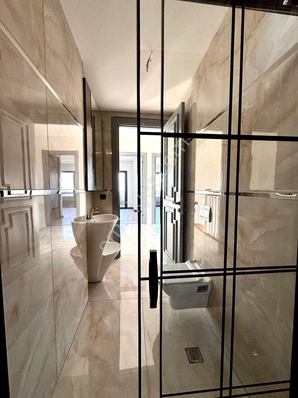 Fatma Ülken Gayrimenkulden Erenköyde 5+1 Satılık Villa - Görsel 10