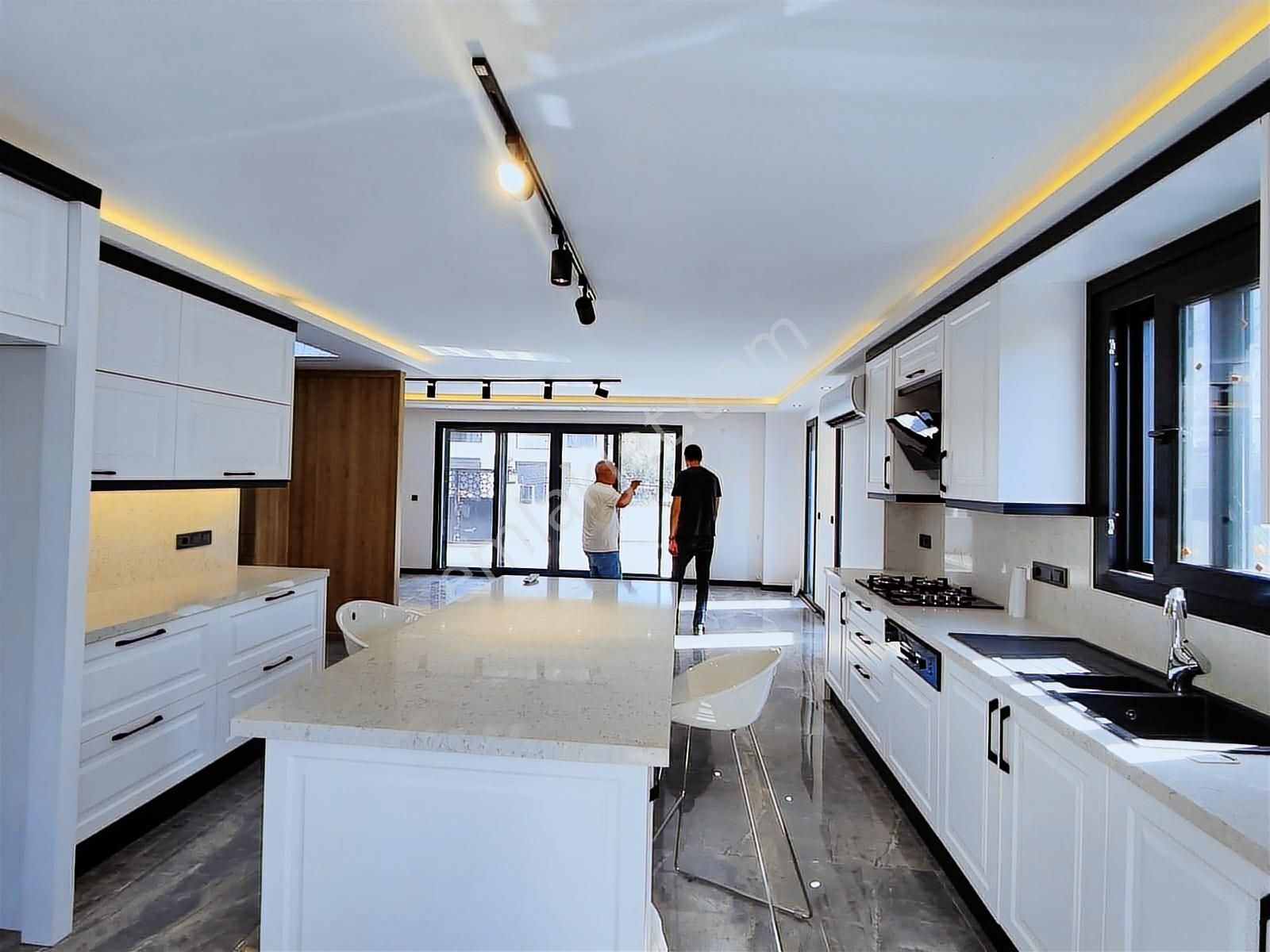 Akbük Merkezde Satılık 4+1 Bağımsız Müstakil Villa - Görsel 27