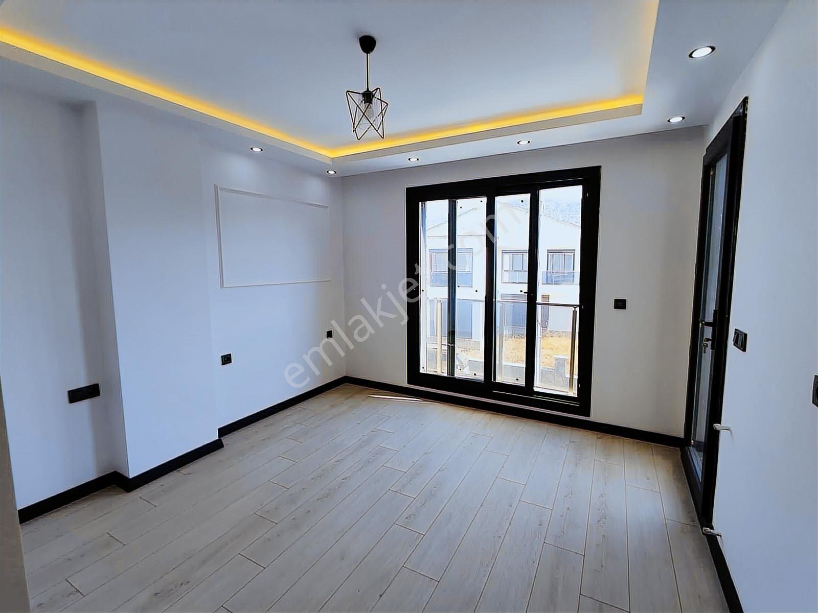 Akbük Merkezde Satılık 4+1 Bağımsız Müstakil Villa - Görsel 12