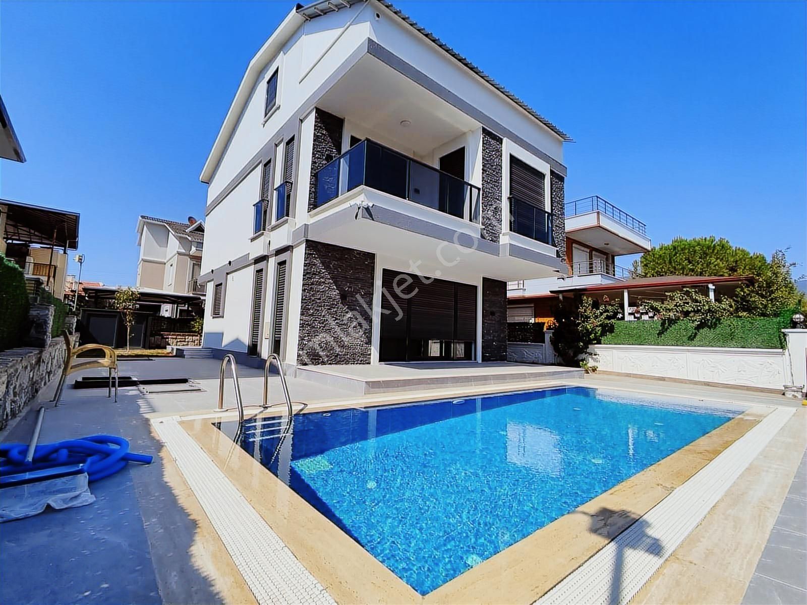 Akbük Merkezde Satılık 4+1 Bağımsız Müstakil Villa - Görsel 6