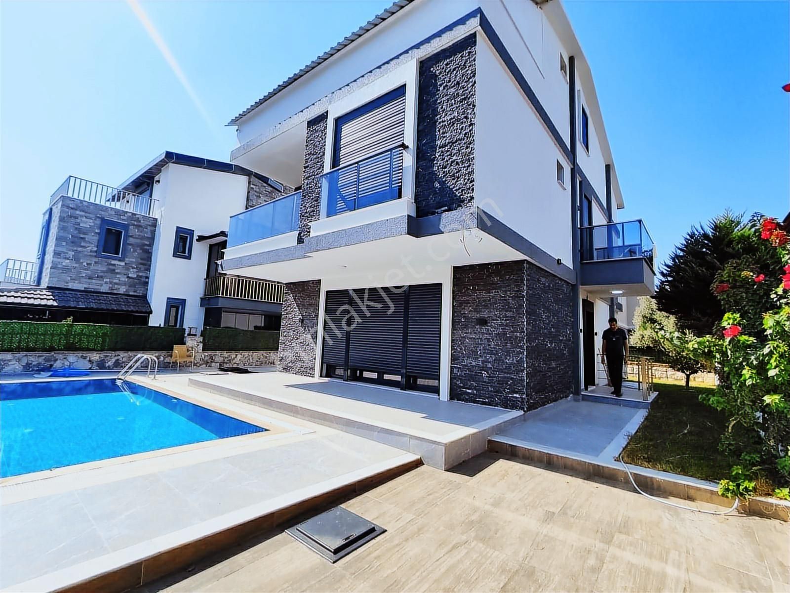 Akbük Merkezde Satılık 4+1 Bağımsız Müstakil Villa - Görsel 25