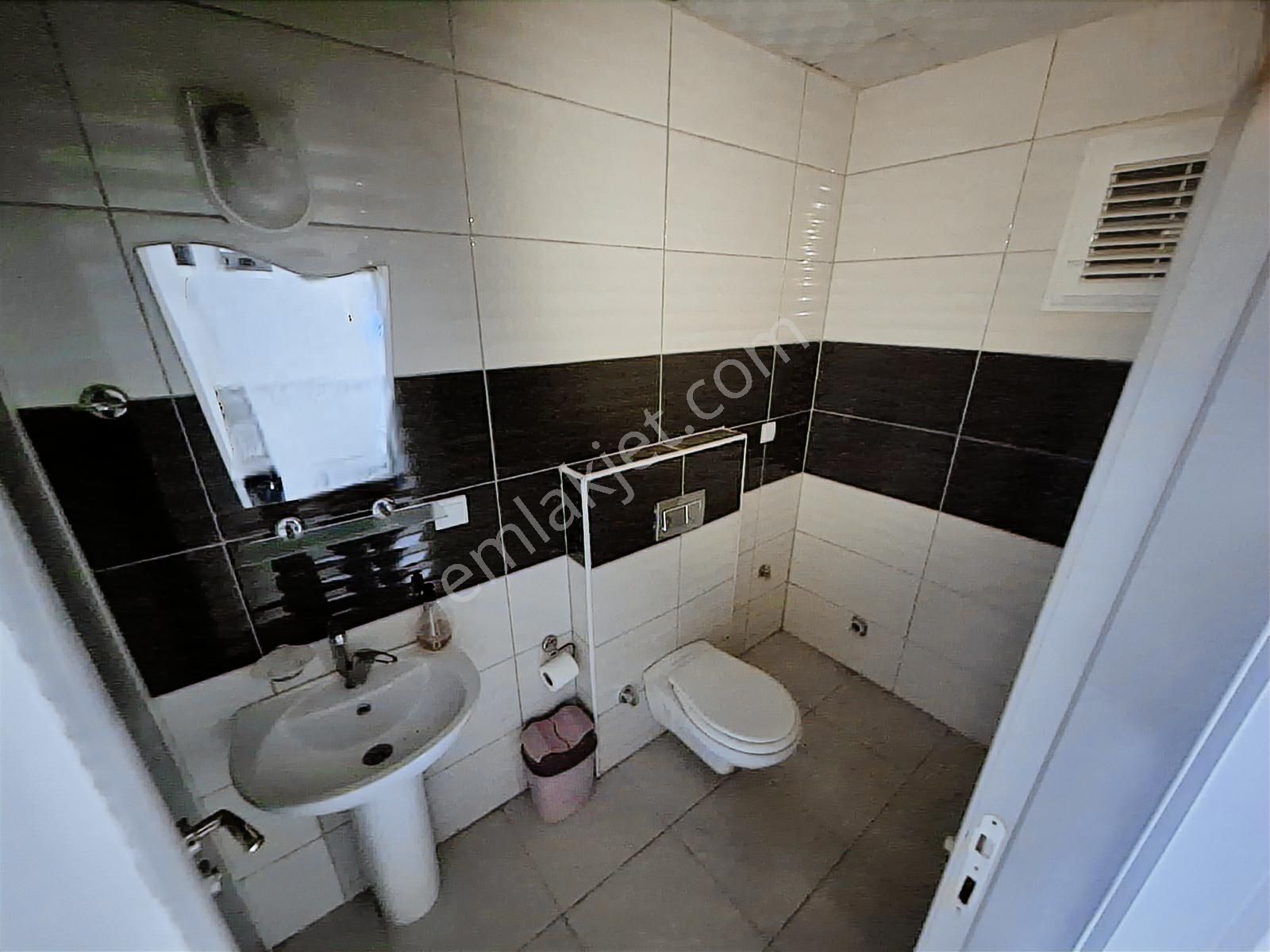 Üçgen Mahallesi Katta 3+1 Tramvay Yakını Asansörlü Satılık Daire - Görsel 23