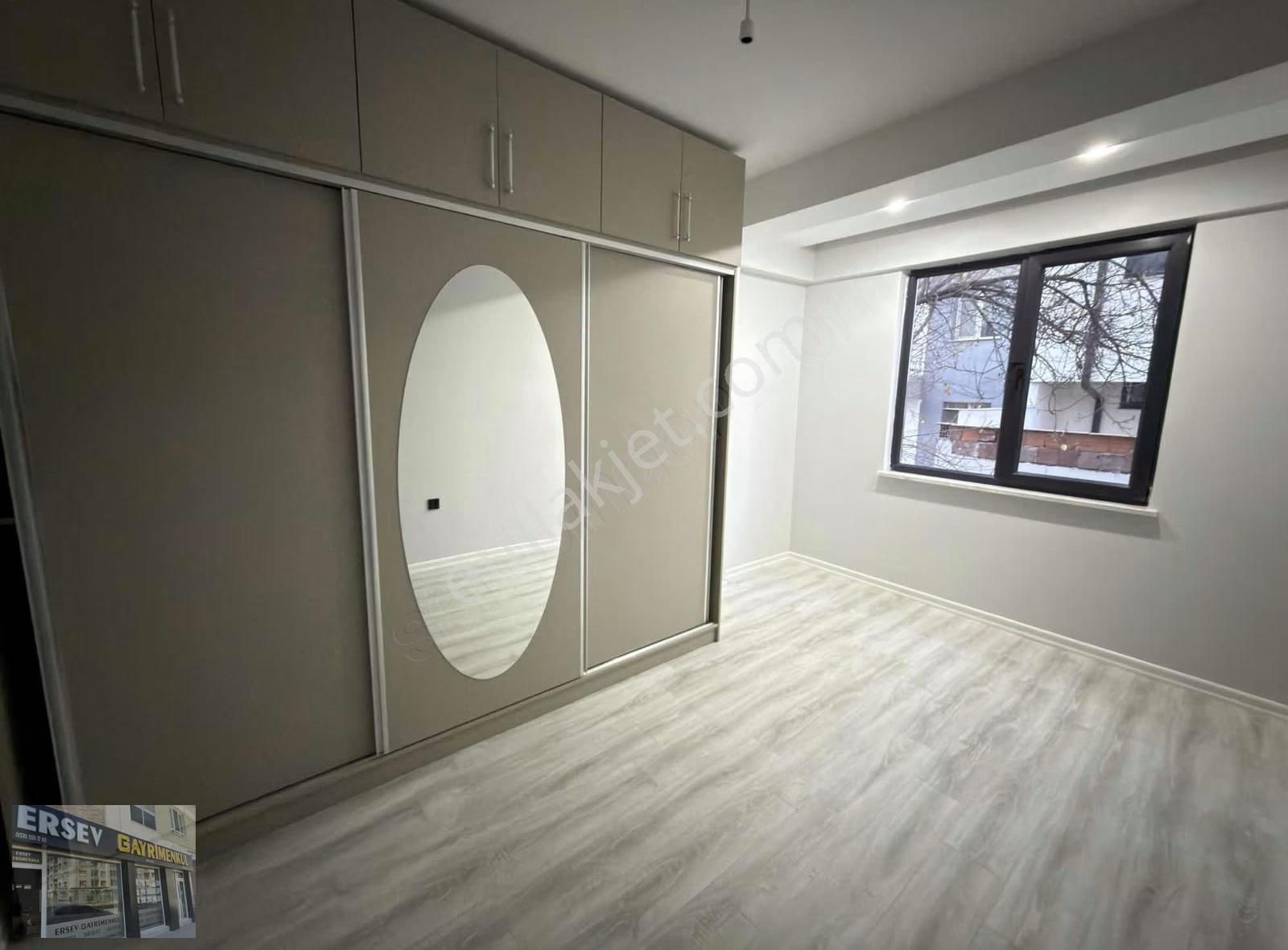 Ersev'den Tombakzade Birlik Caddesi Yakını 185 M2 4+1 - Görsel 8