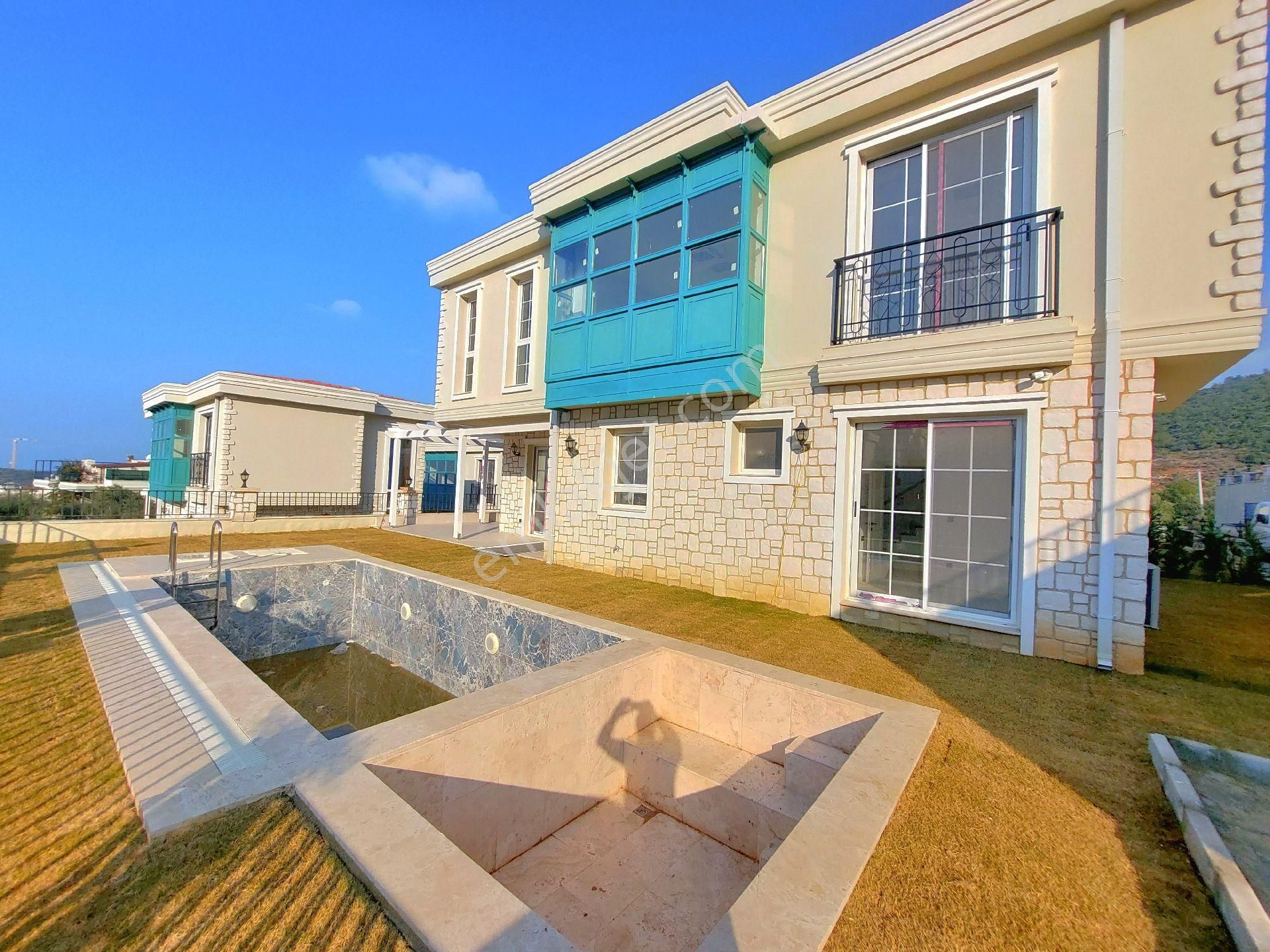 Kuşadası Yat Limanı Mevkiine Yakın Özel Havuzlu Tek Müstakil 4+1 Sıfır Villa - Görsel 4