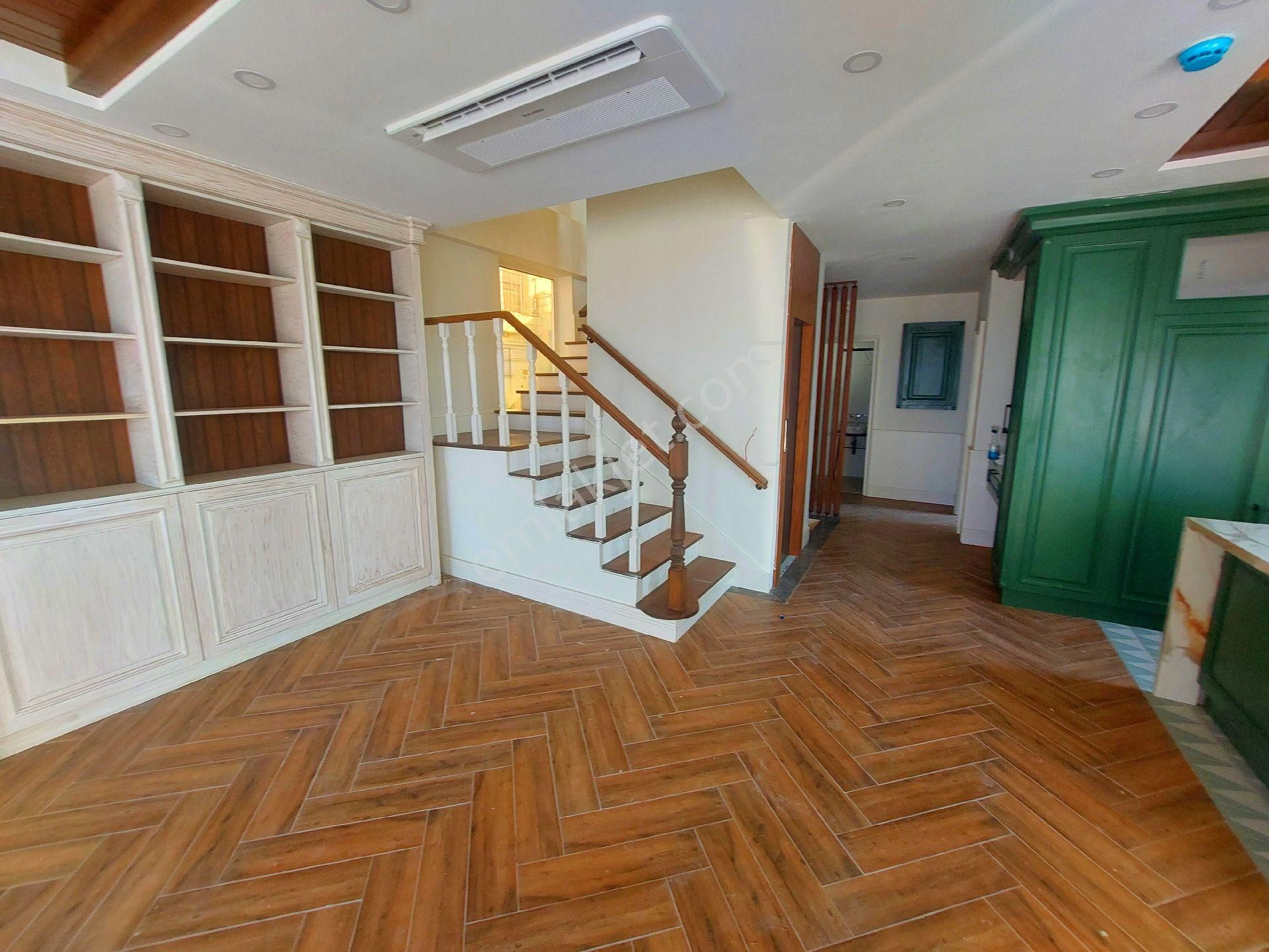 Kuşadası Yat Limanı Mevkiine Yakın Özel Havuzlu Tek Müstakil 4+1 Sıfır Villa - Görsel 10