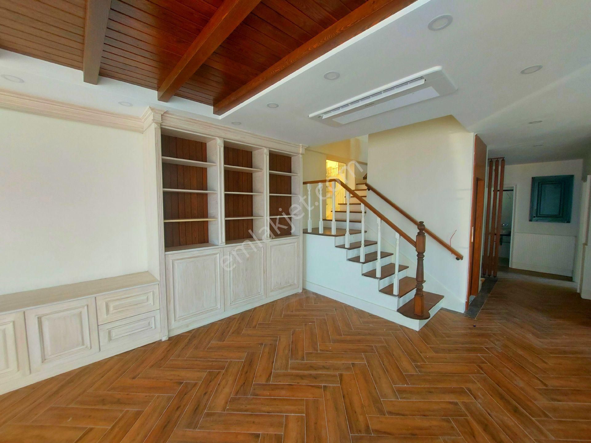 Kuşadası Yat Limanı Mevkiine Yakın Özel Havuzlu Tek Müstakil 4+1 Sıfır Villa - Görsel 13