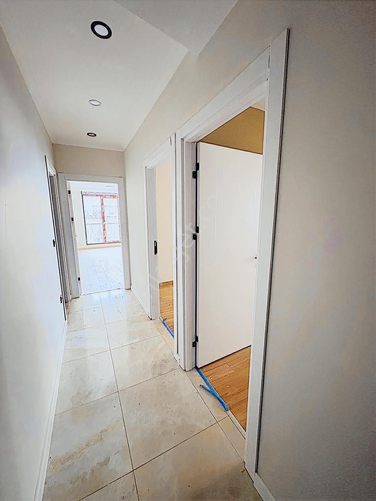 █ Konfor █ Küçükyalı'da Ara Katta 2+1 Lüks Daire - Görsel 8