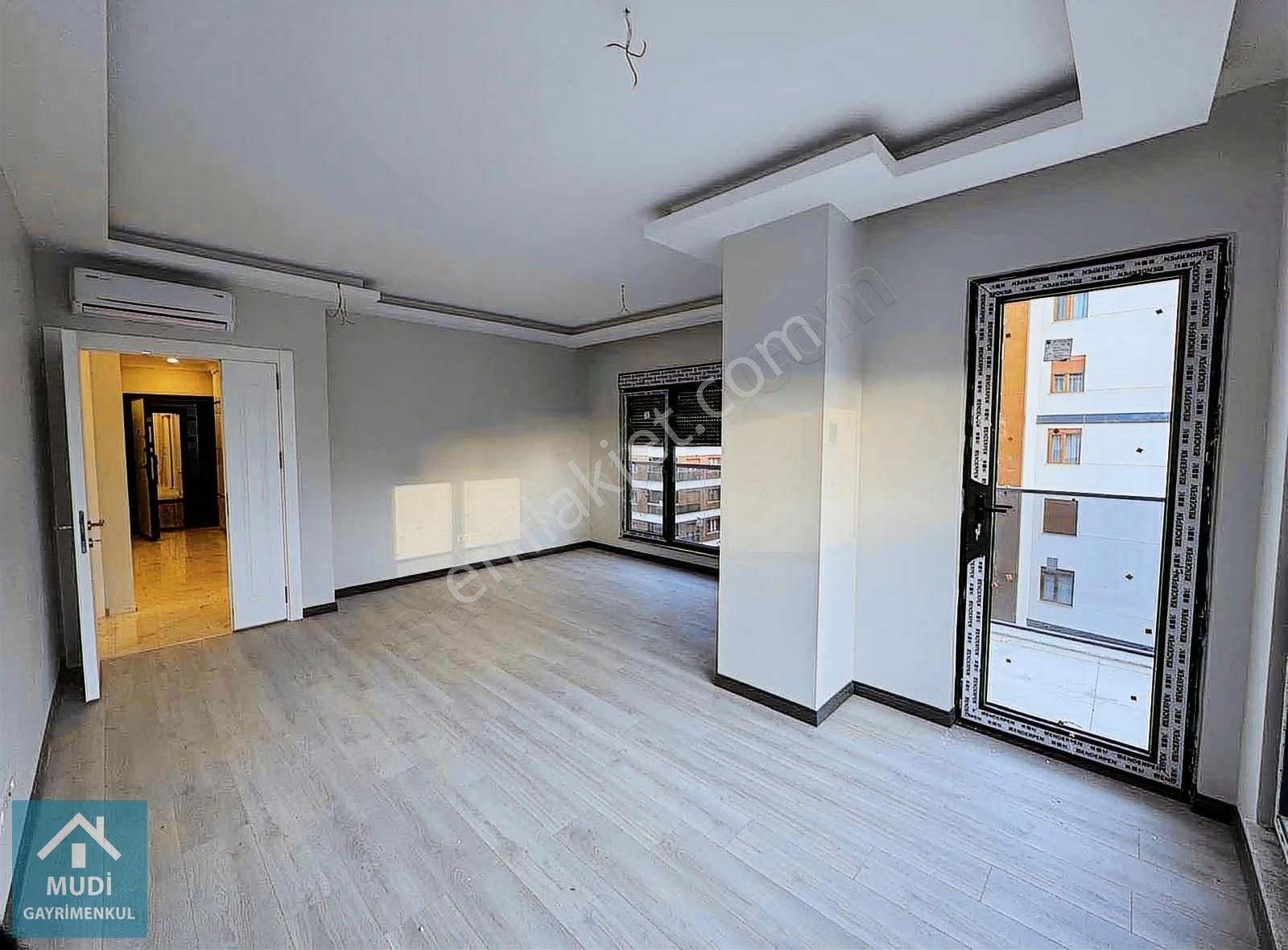 Senesenevler Kiralık Cadde Ustu 3+1 "0" Daire