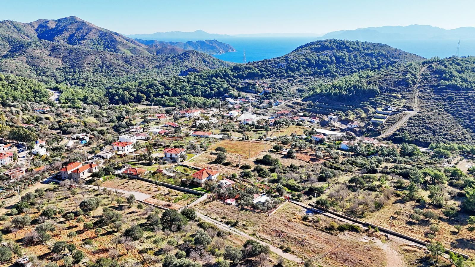 Datçanın Emecik Köyünde İmar Sınırında Satılık Tarla - Görsel 33