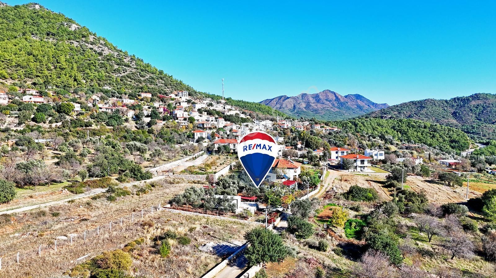 Datçanın Emecik Köyünde İmar Sınırında Satılık Tarla - Görsel 6